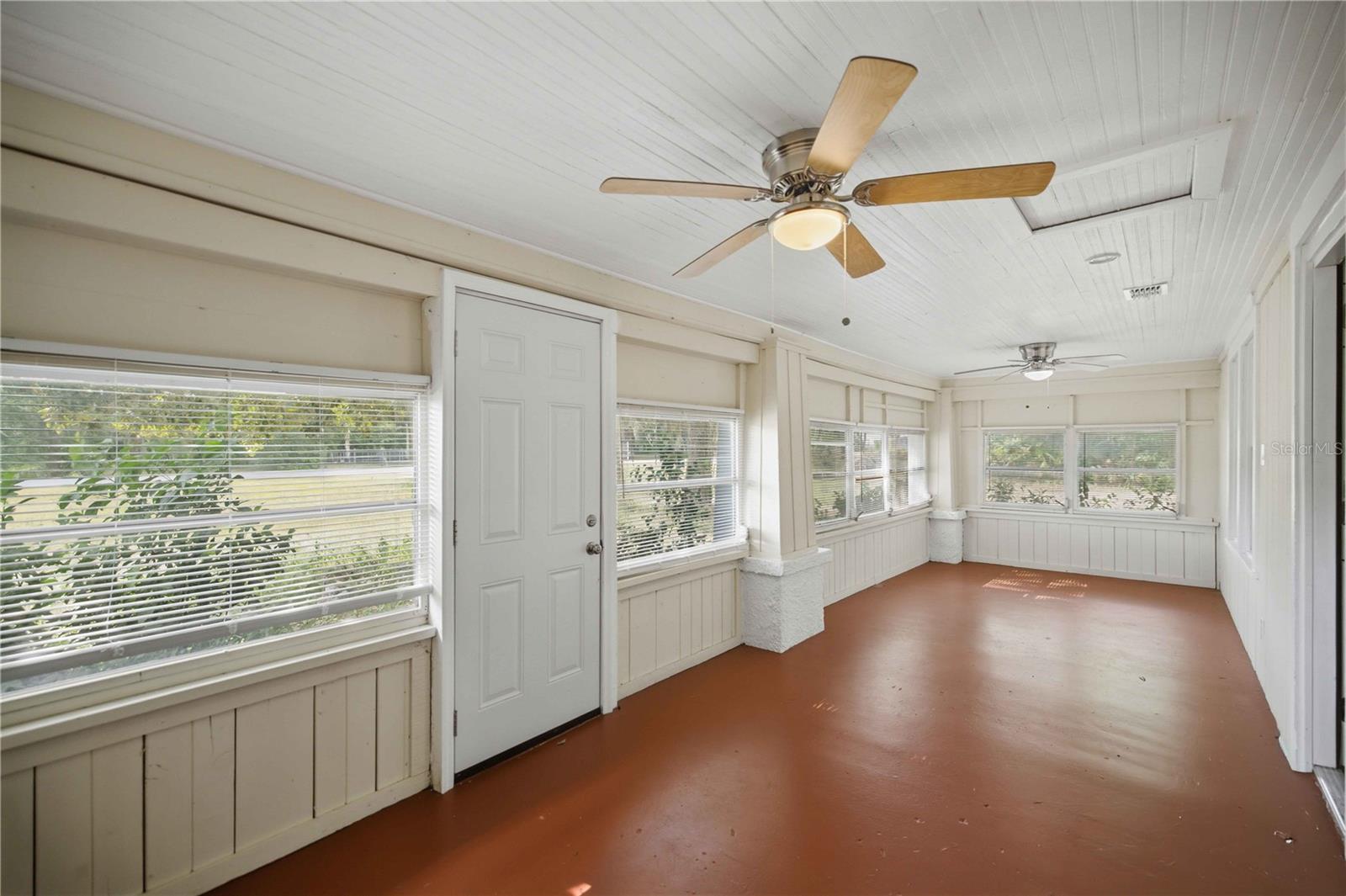 2107 NE 8TH RD