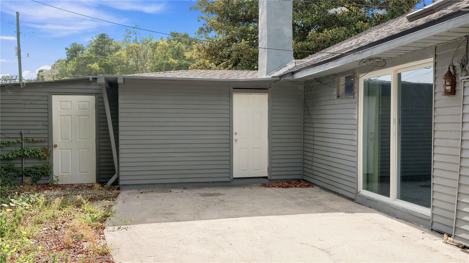 2107 NE 8TH RD
