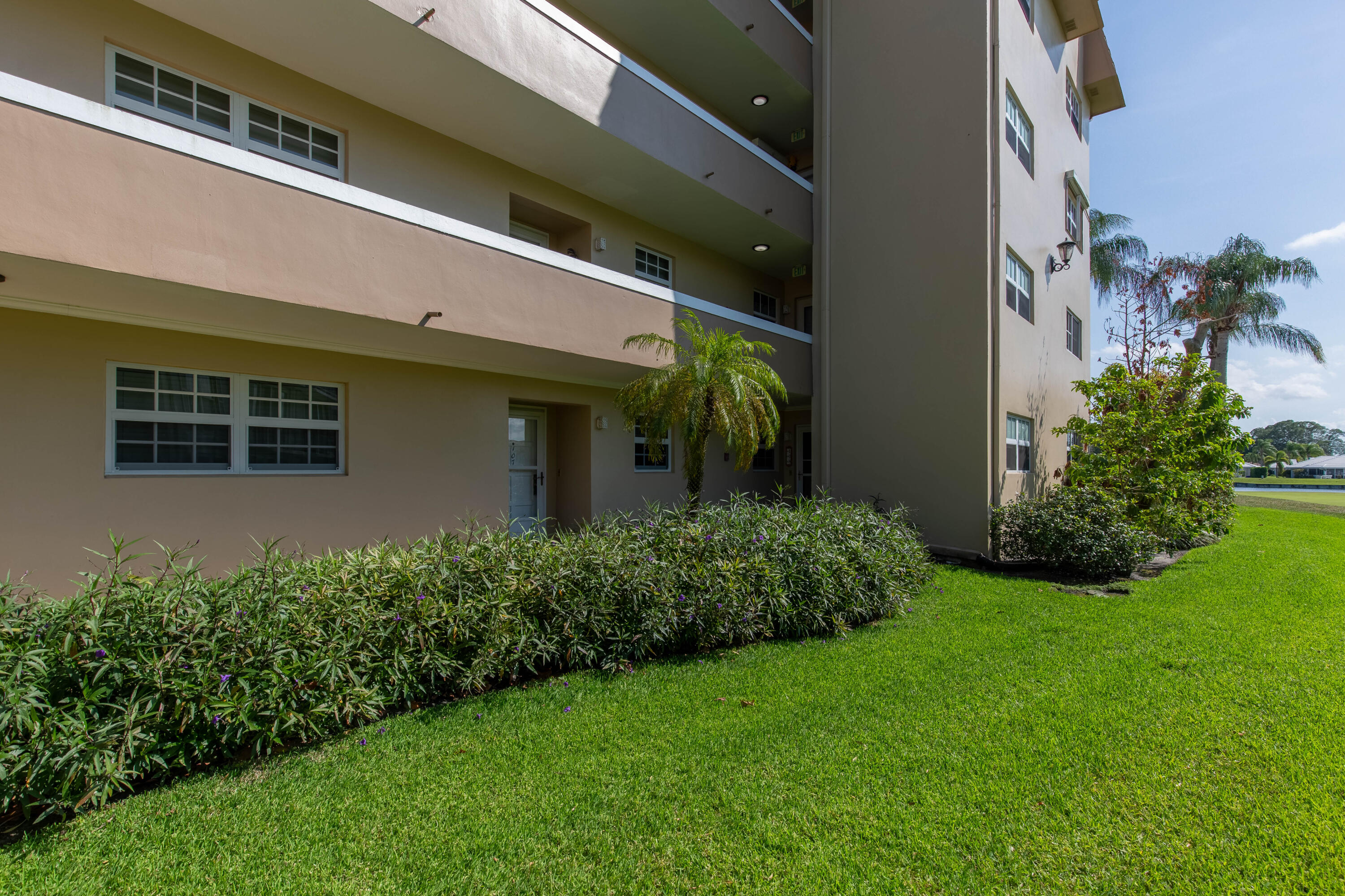 145 Boulevard 107
