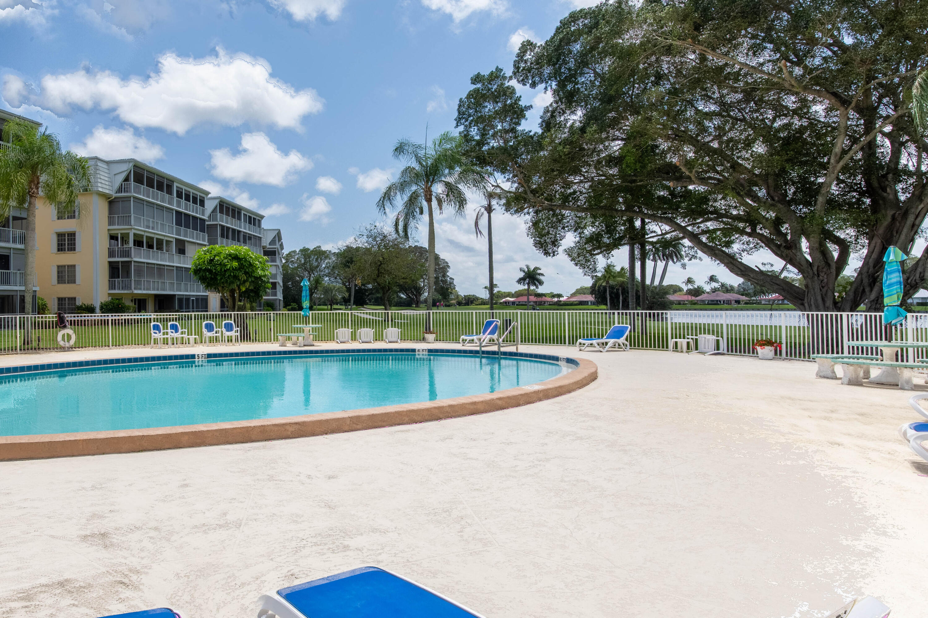 145 Boulevard 107