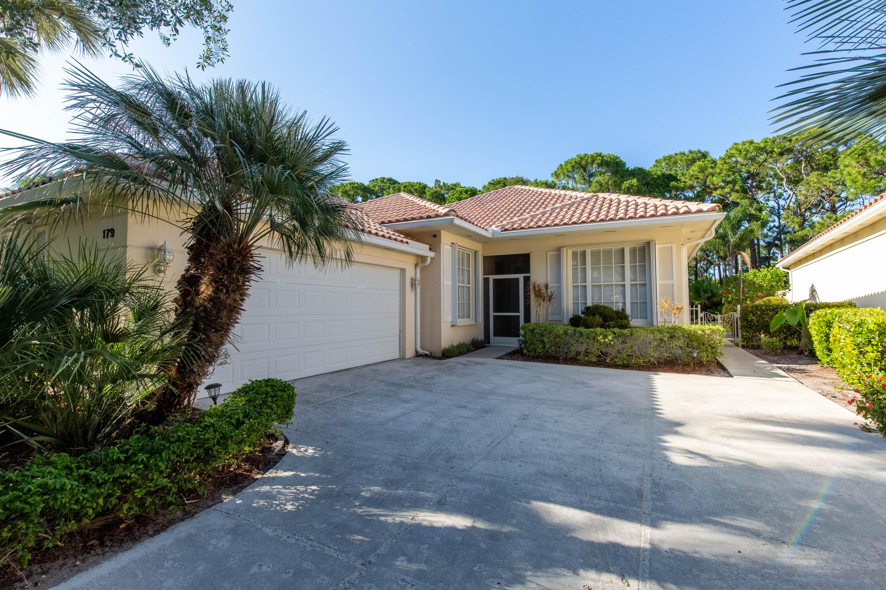 179 E Tall Oaks Circle