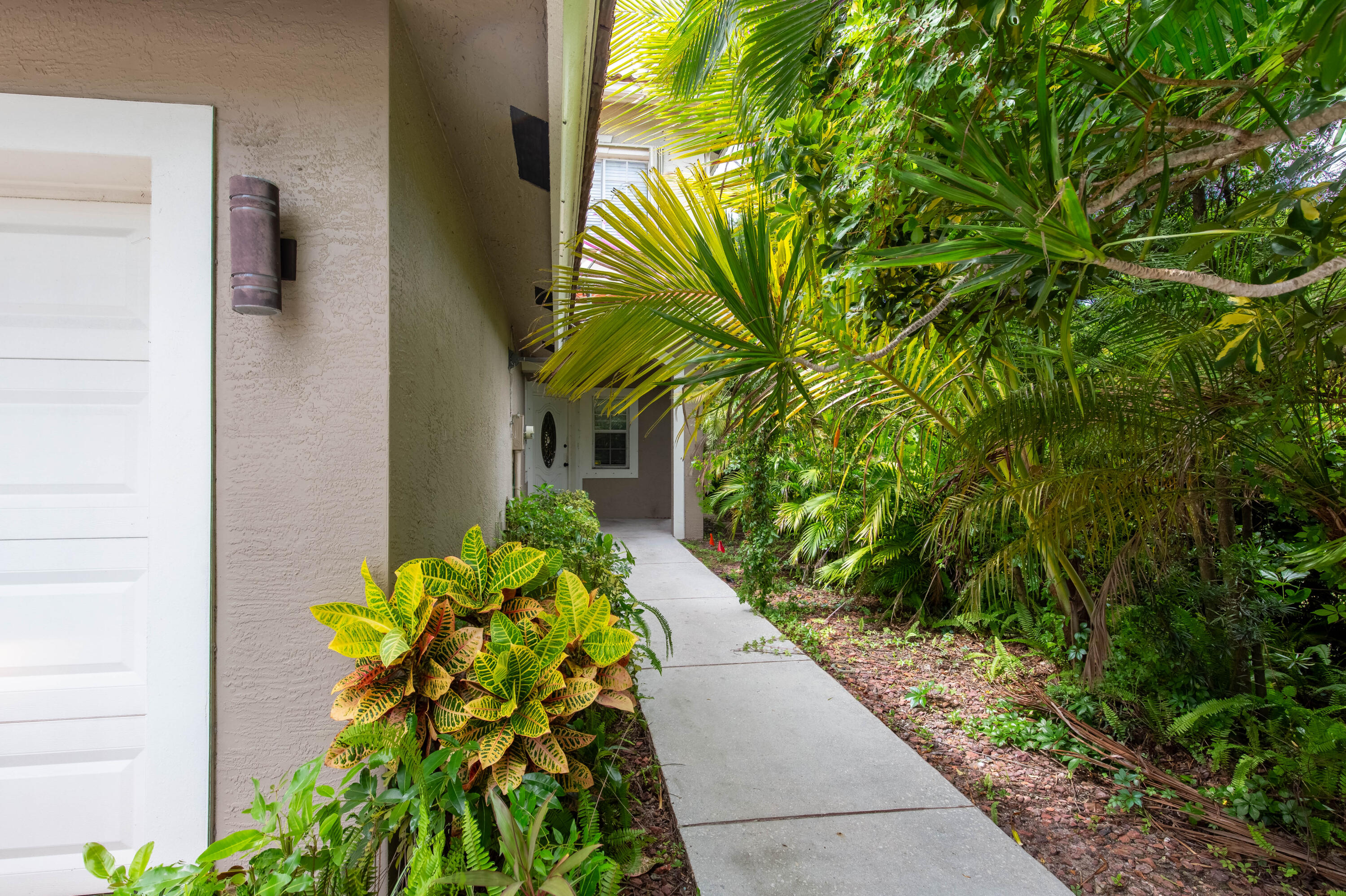 12768 Westhampton Circle