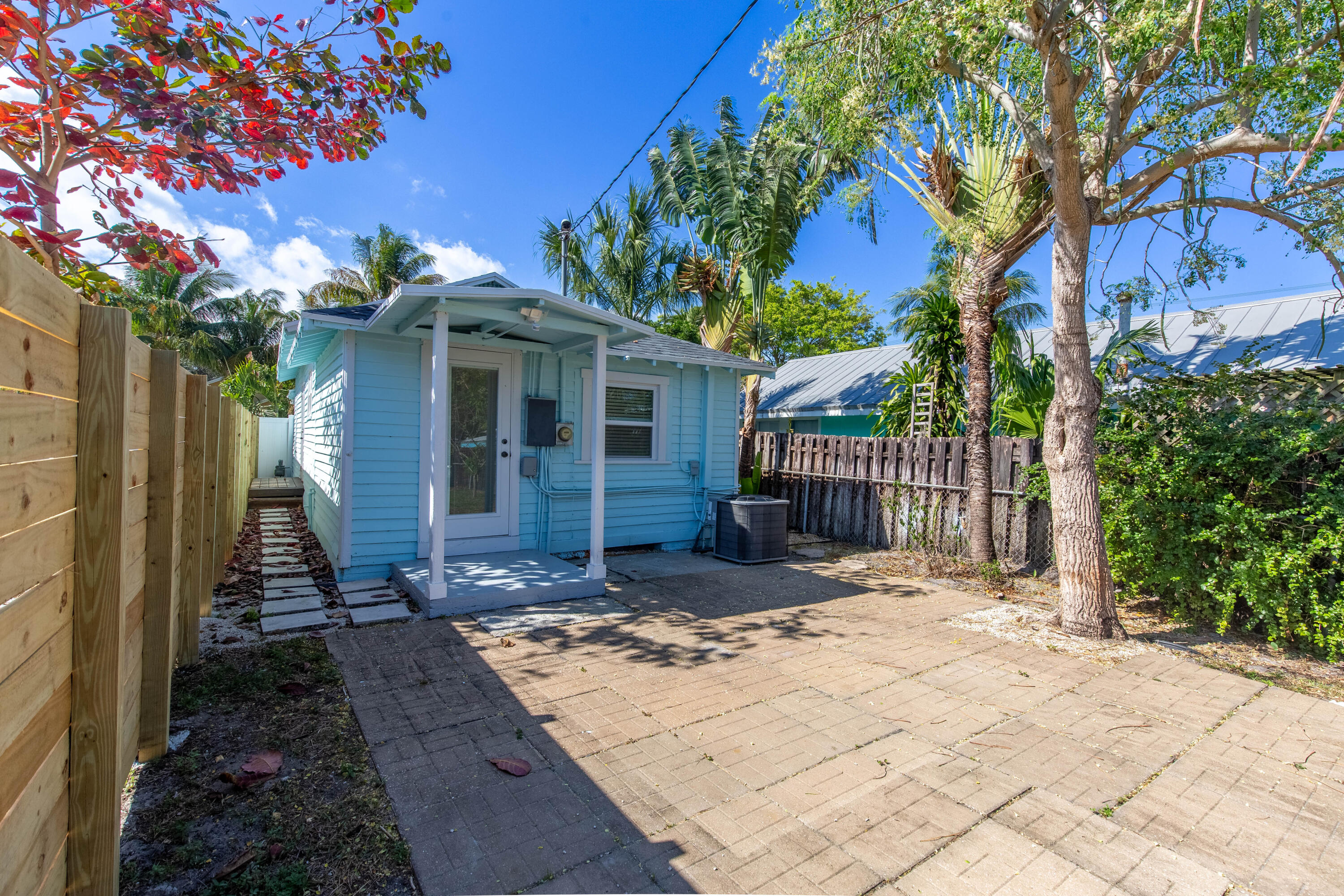 322 N D Street