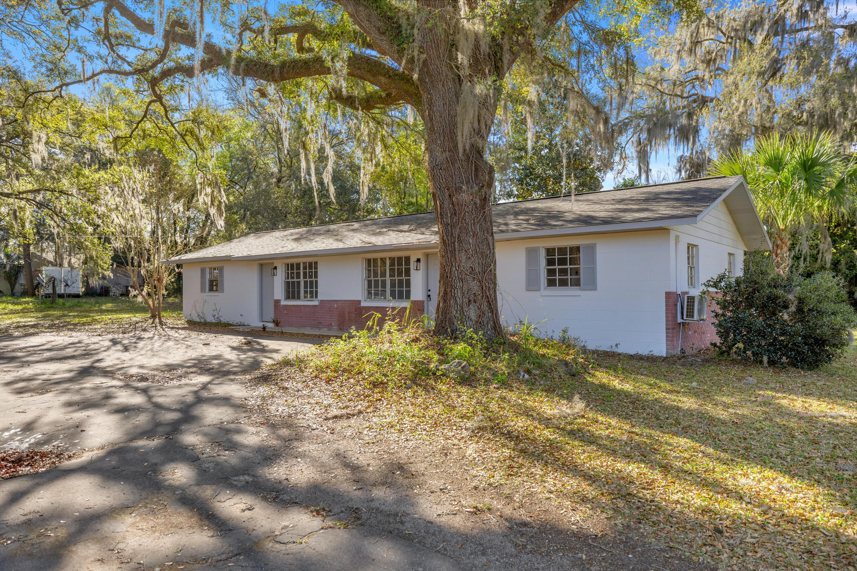 405 NE 26th Court