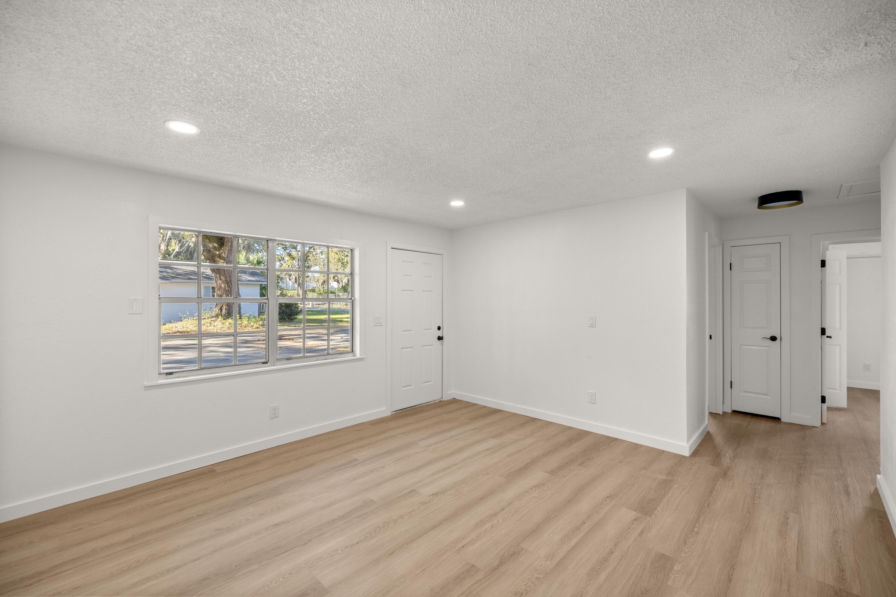 405 NE 26th Court