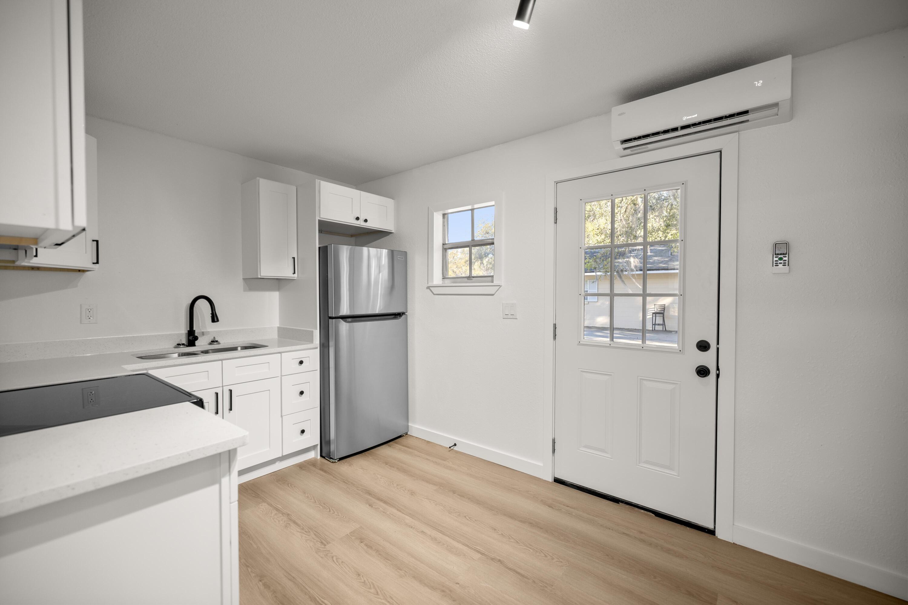 405 NE 26th Court
