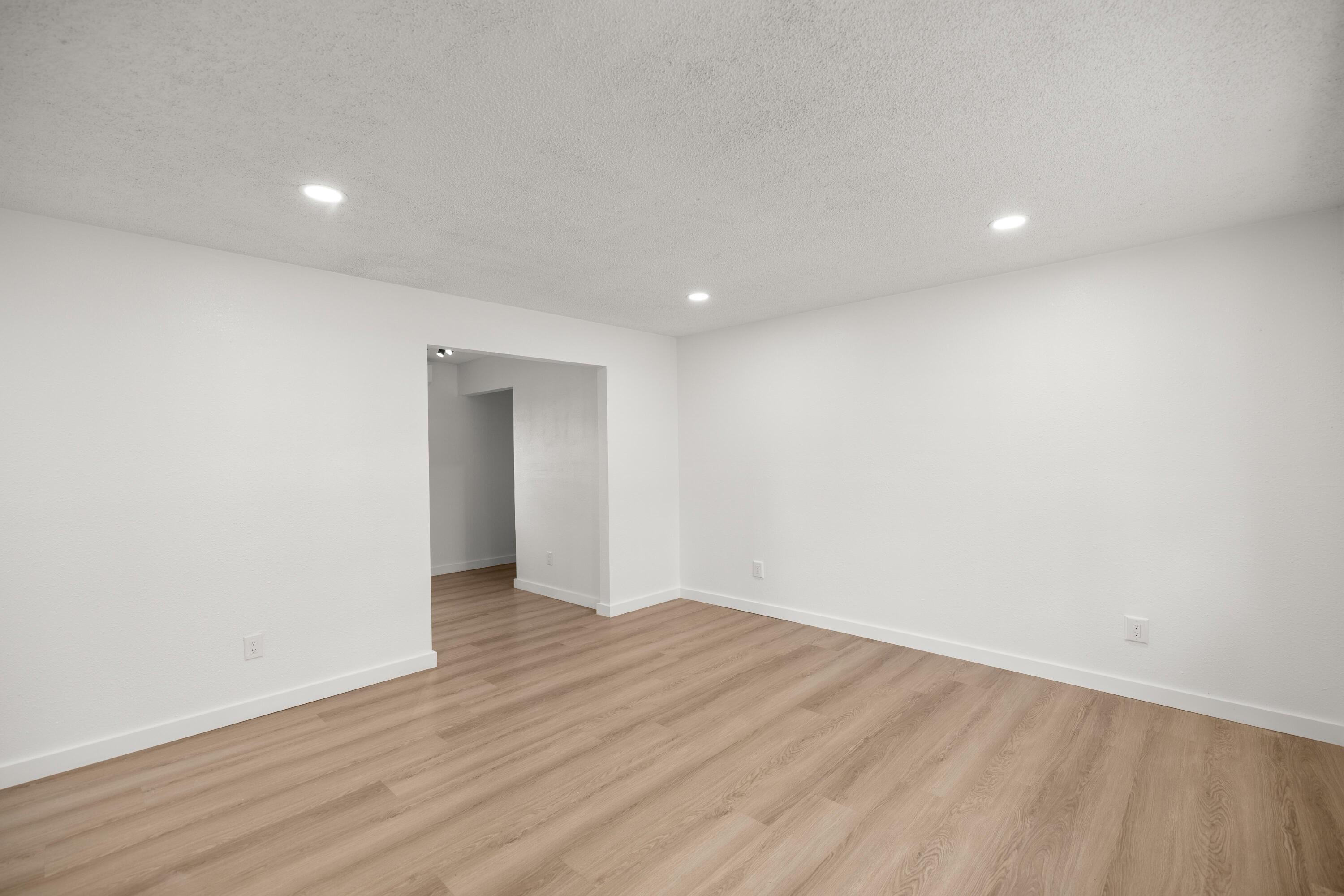 405 NE 26th Court