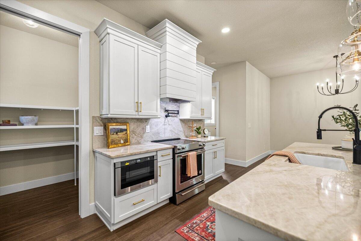 2703 SE 48th Ave Avenue