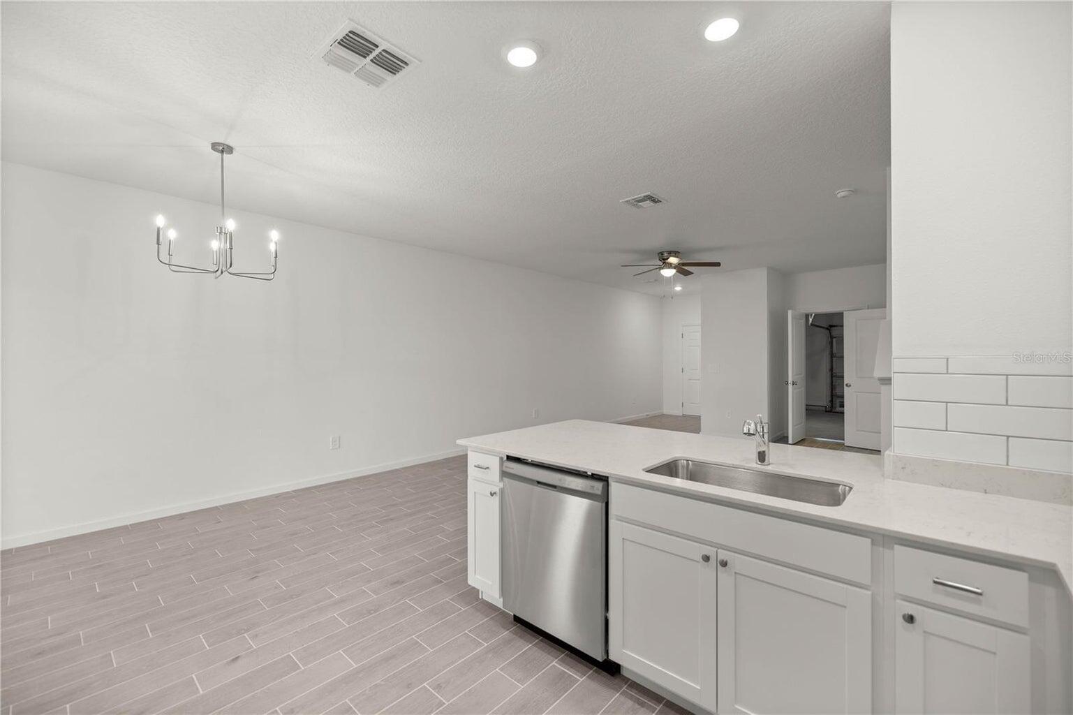 3607 SE 37th Ct Court