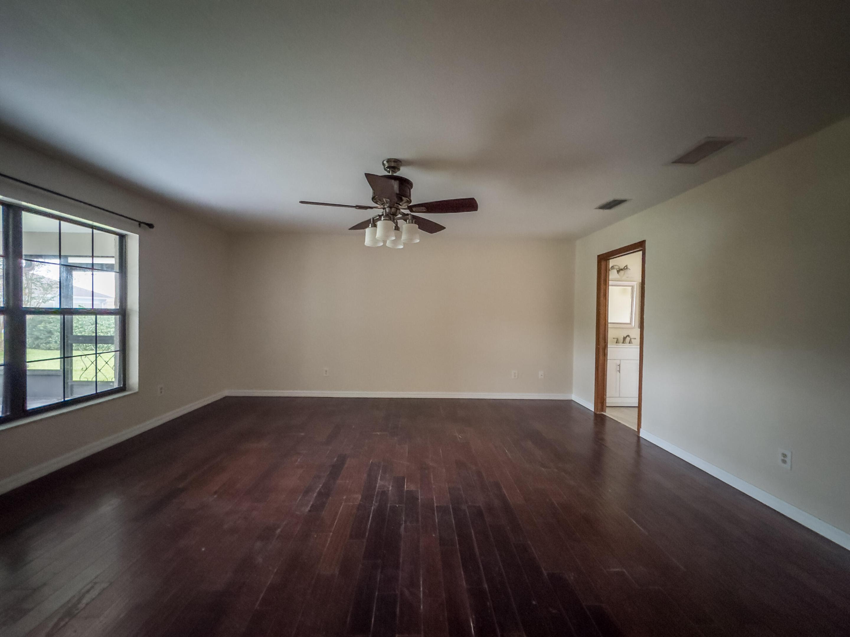 8072 SW 54th Court