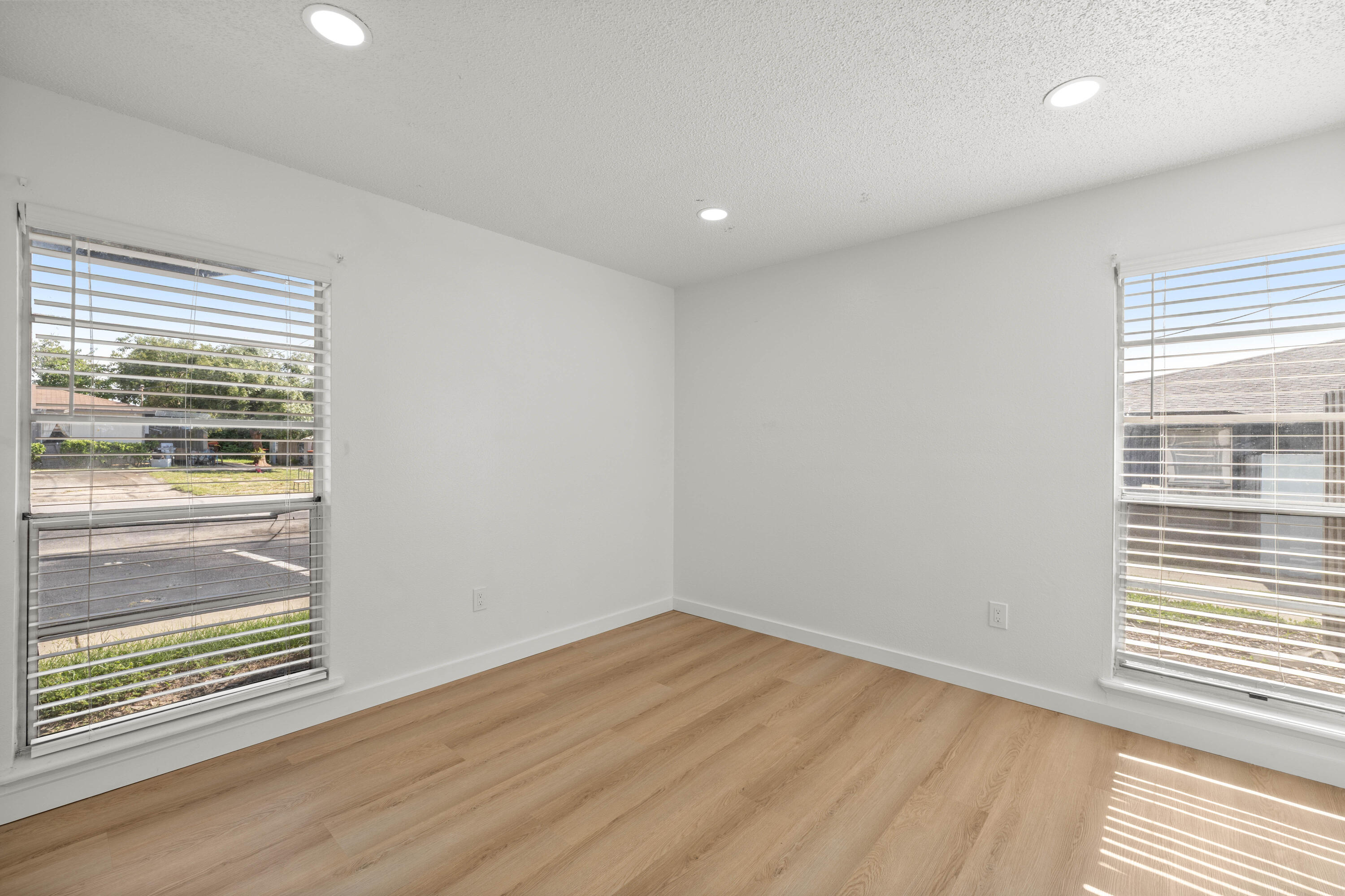 5425 SE 30th Place B