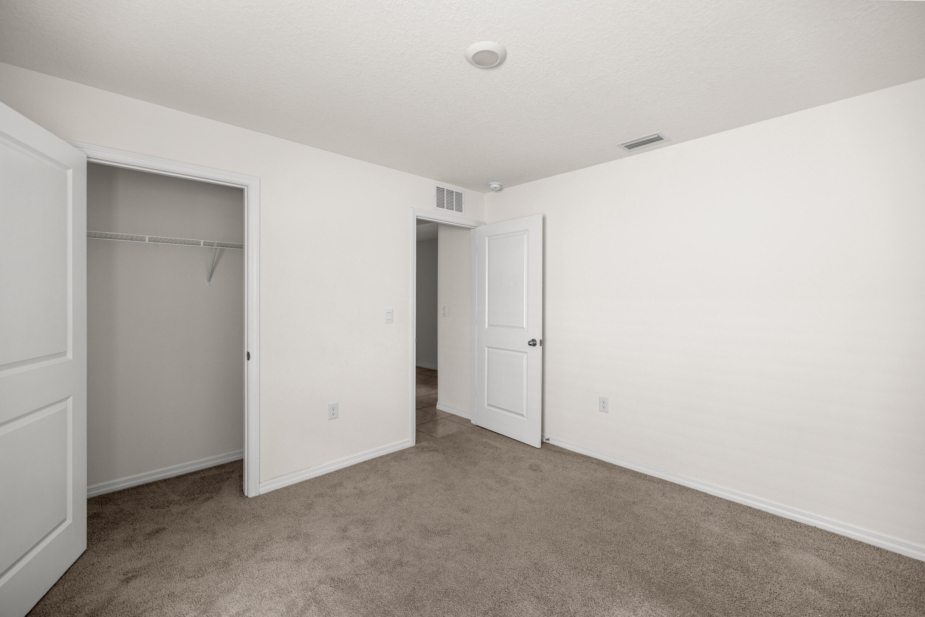 8904 SW 50th Terrace