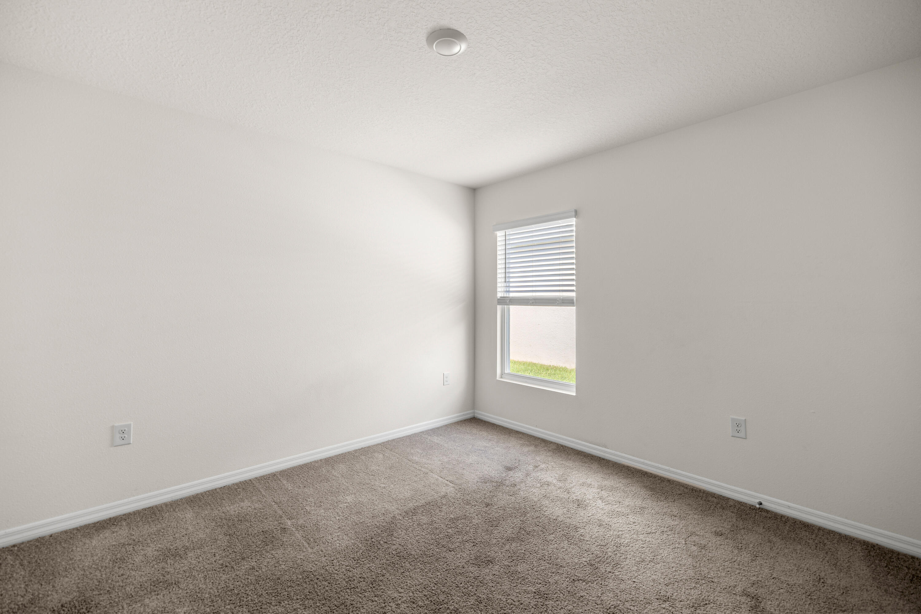 8904 SW 50th Terrace