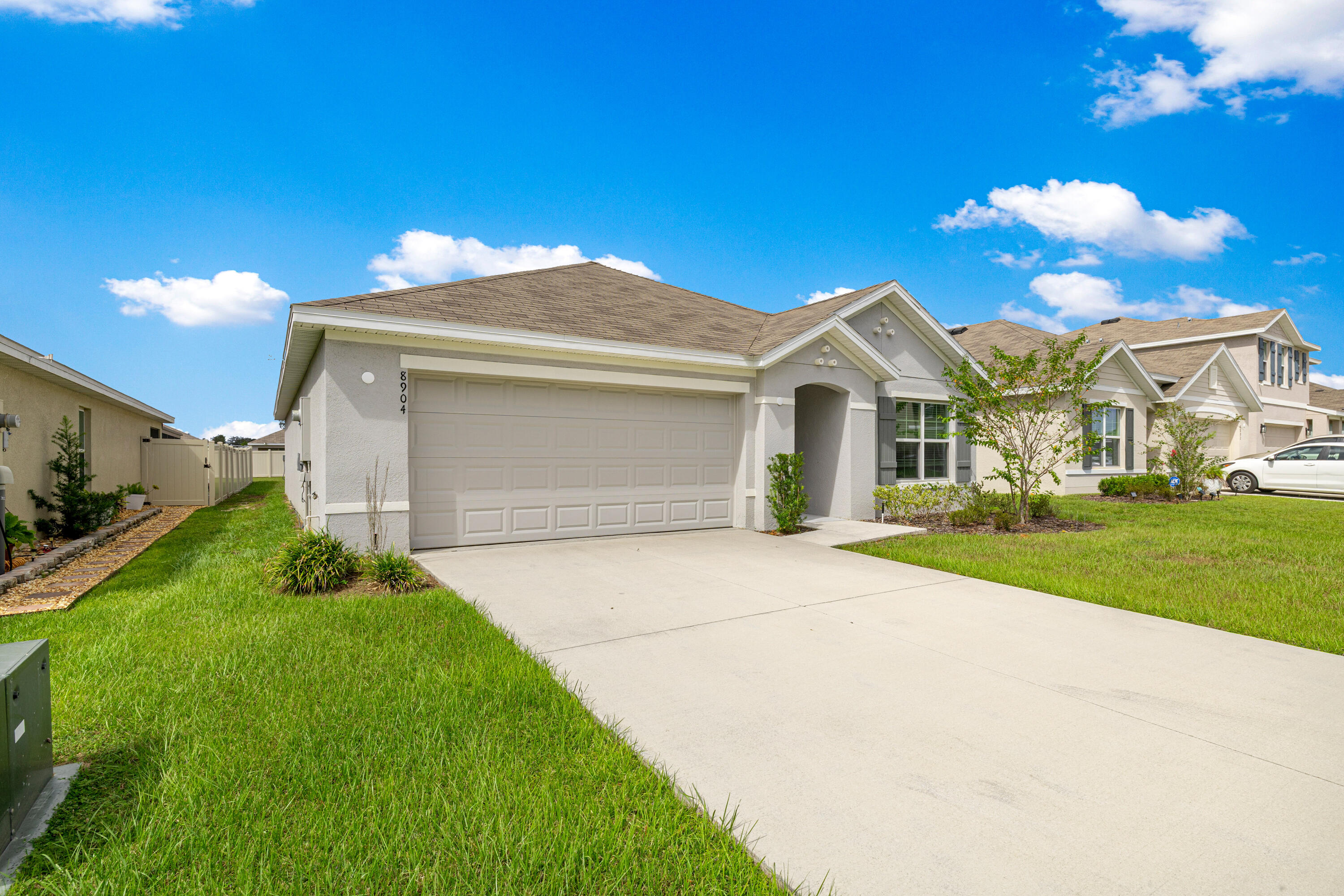 8904 SW 50th Terrace