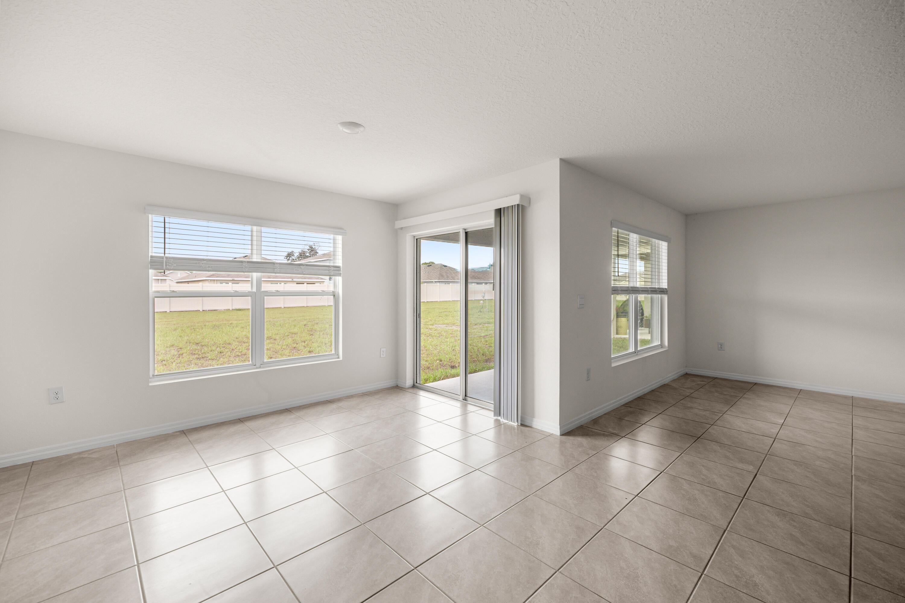 8904 SW 50th Terrace