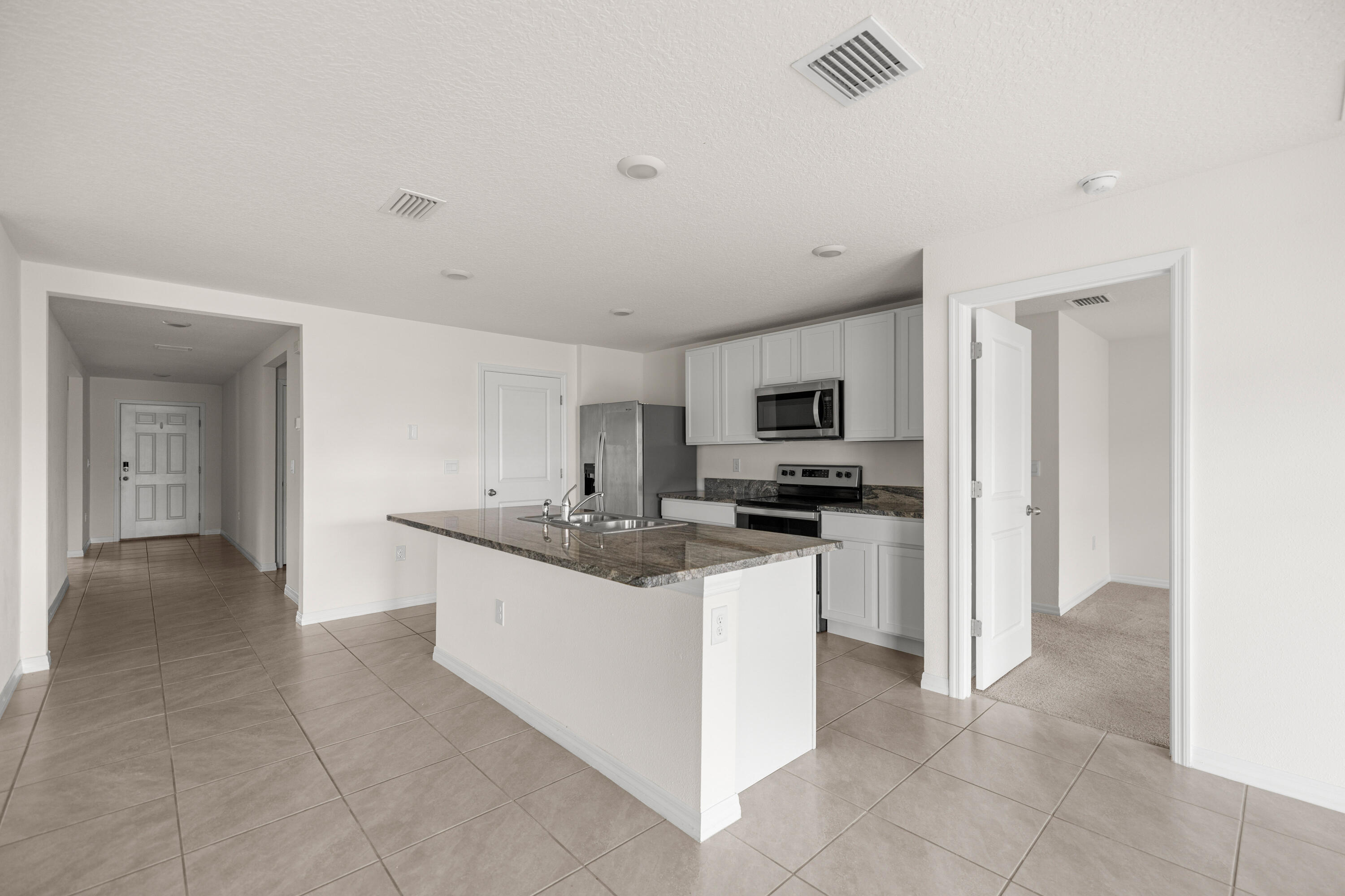 8904 SW 50th Terrace