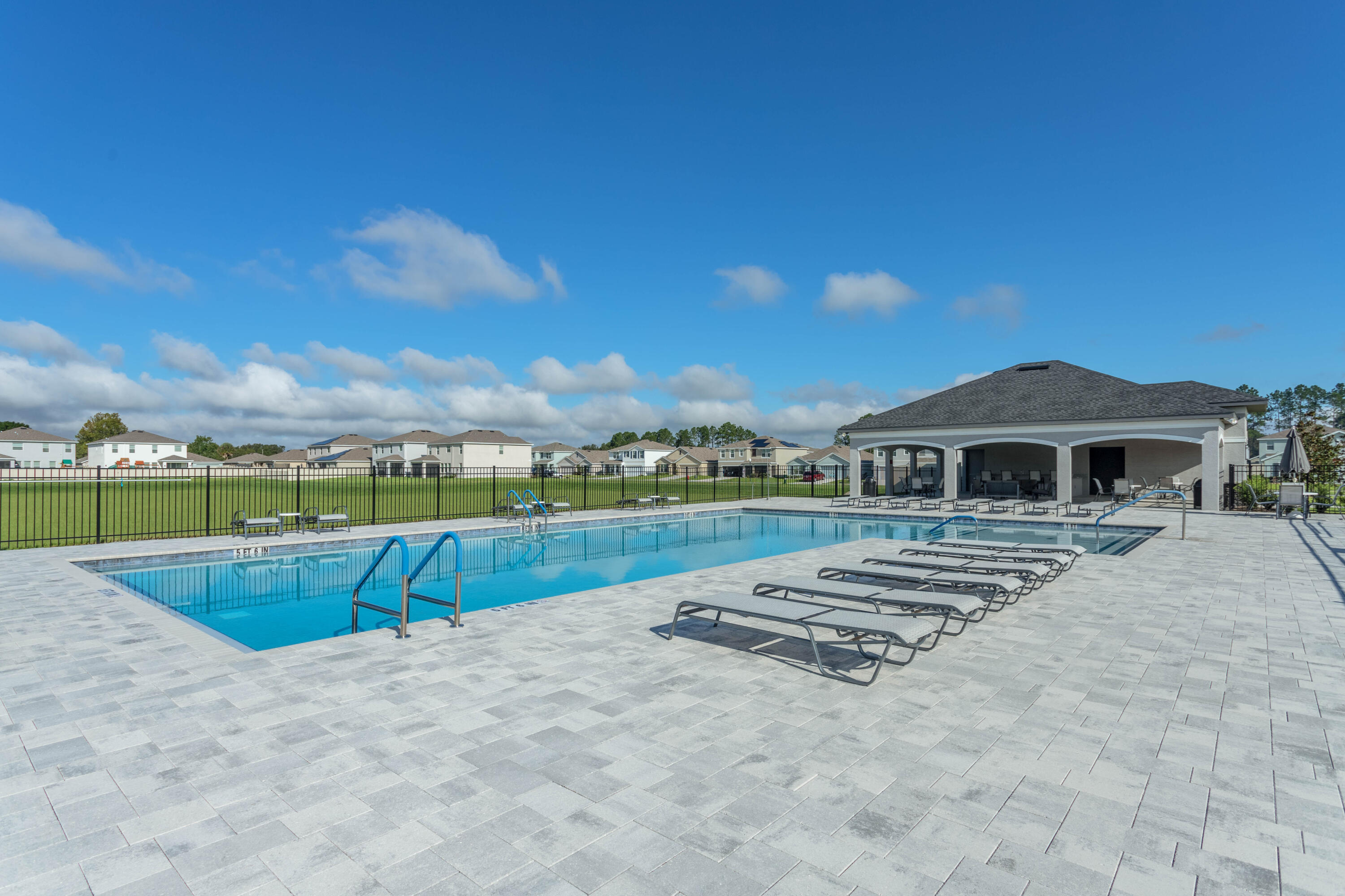 8904 SW 50th Terrace