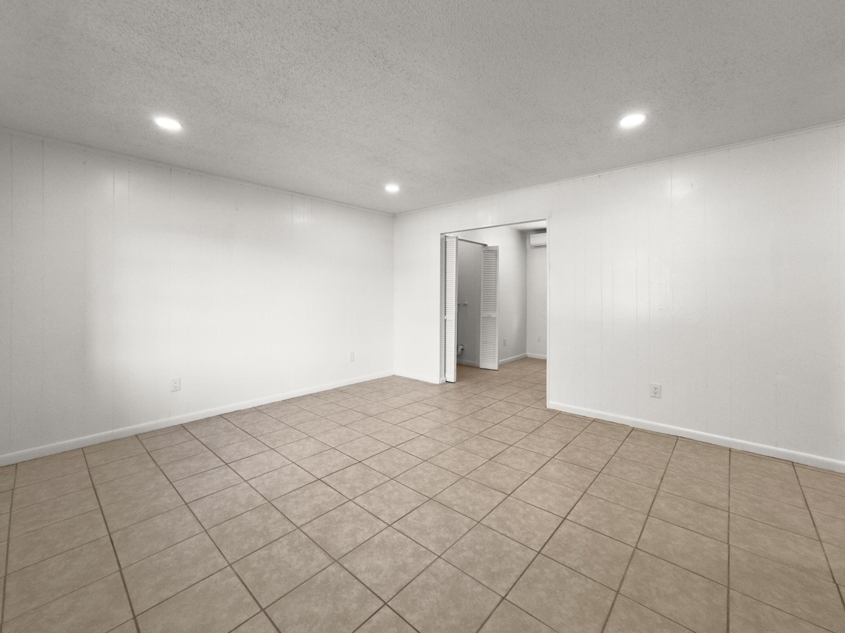 403 NE 26th Court