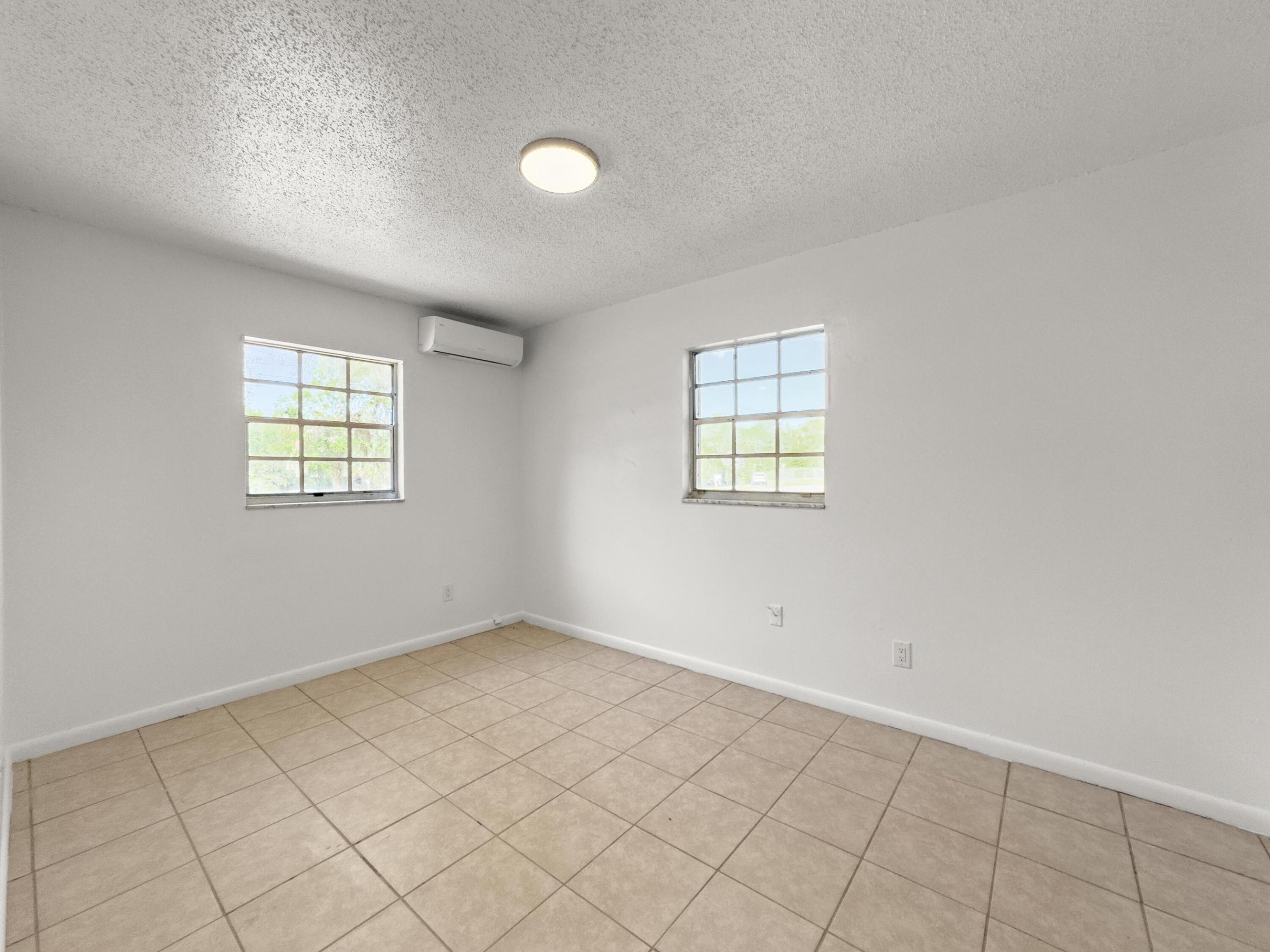 403 NE 26th Court