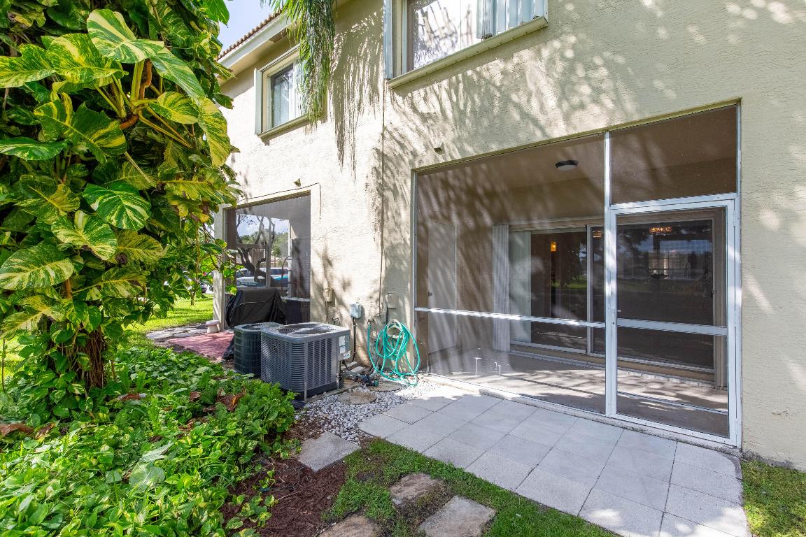 6916 Crooked Fence Drive