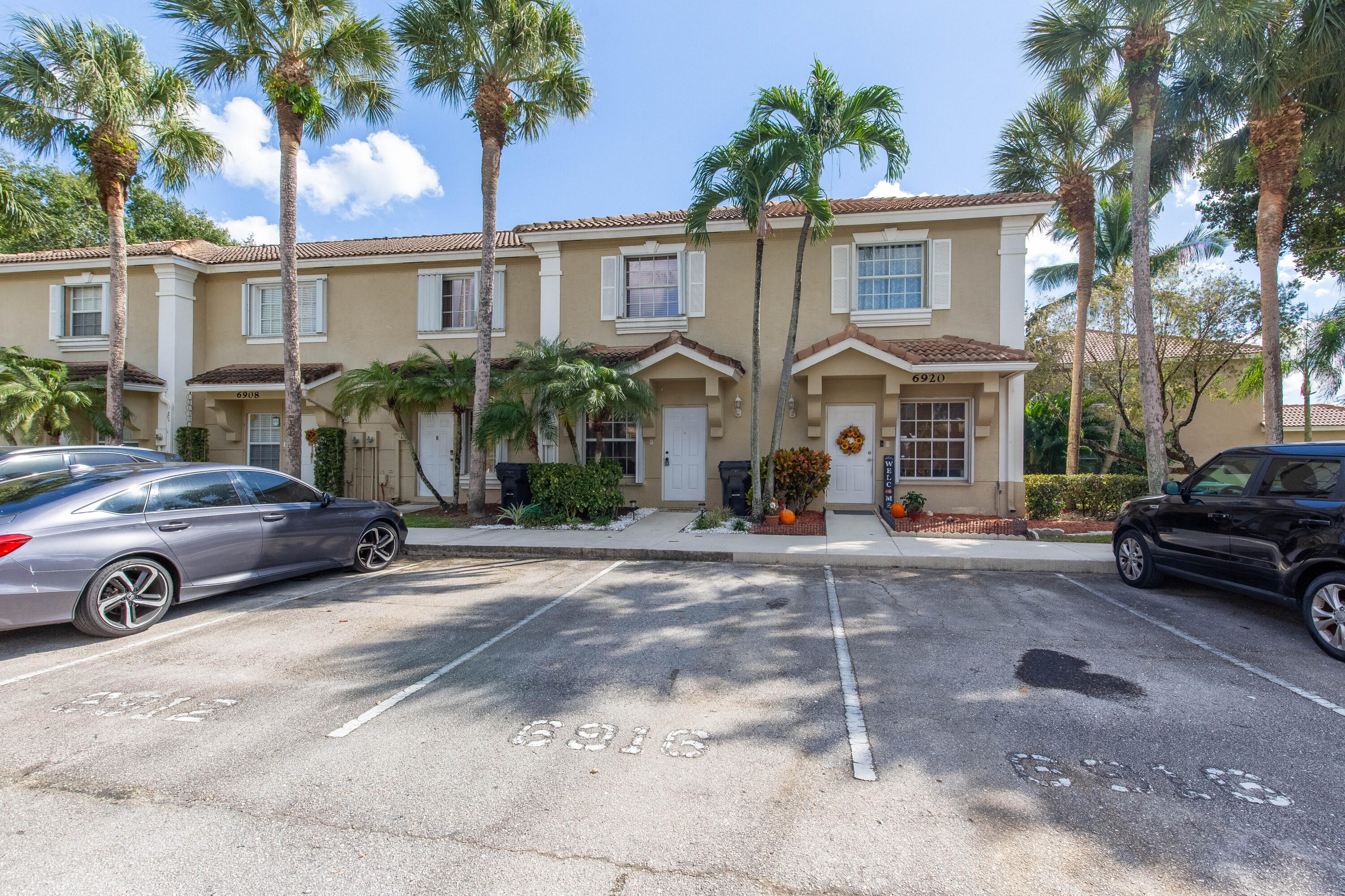 6916 Crooked Fence Drive