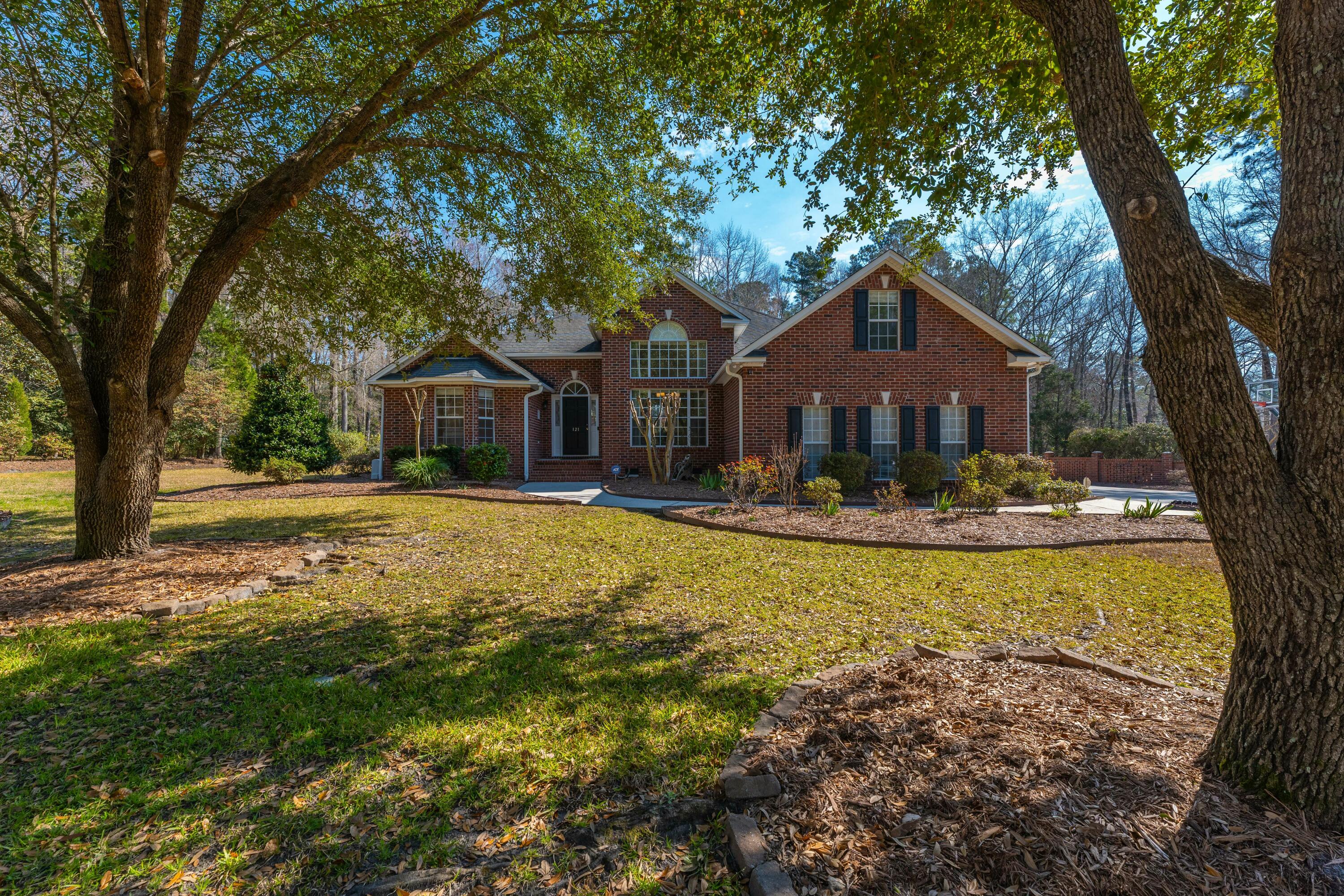 121 Arrowridge Court