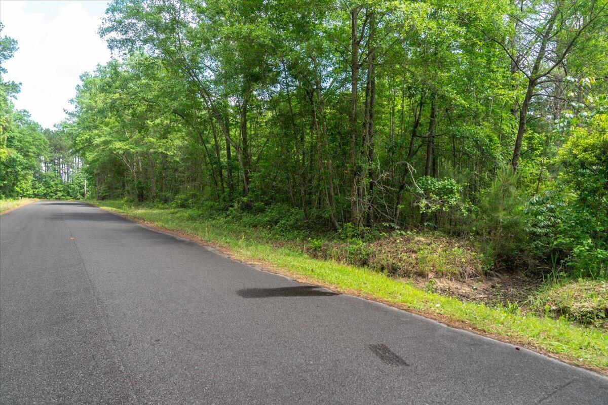 00 Deneaux Road