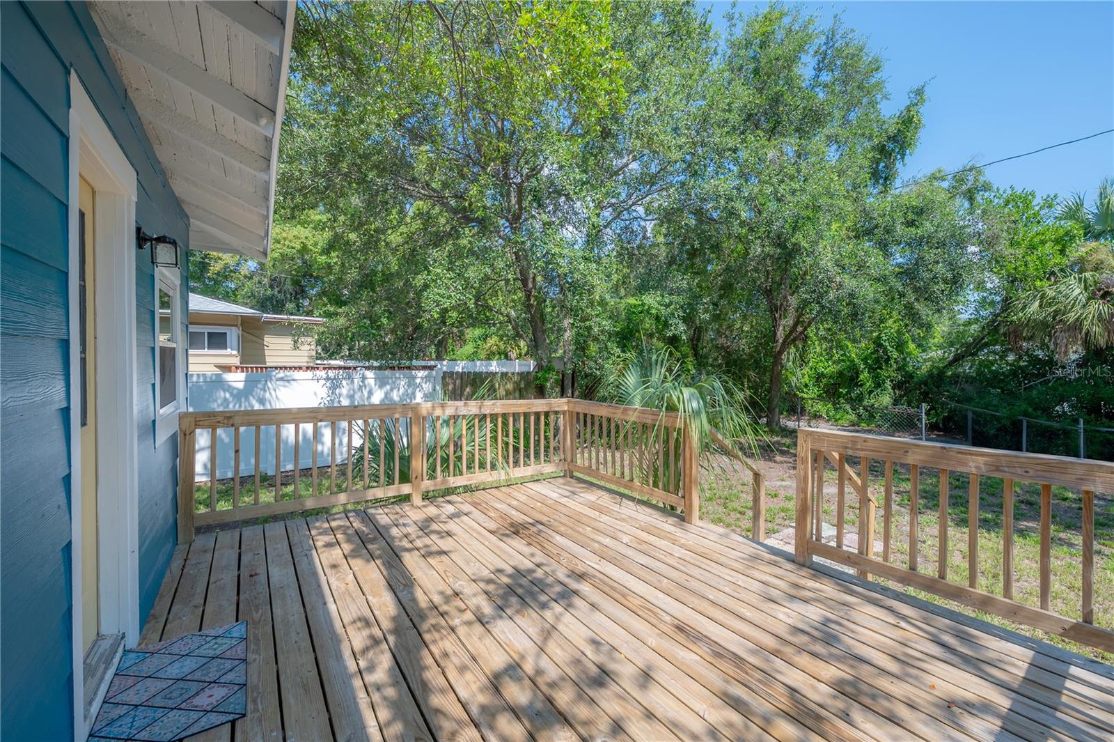 505 W WARREN AVE