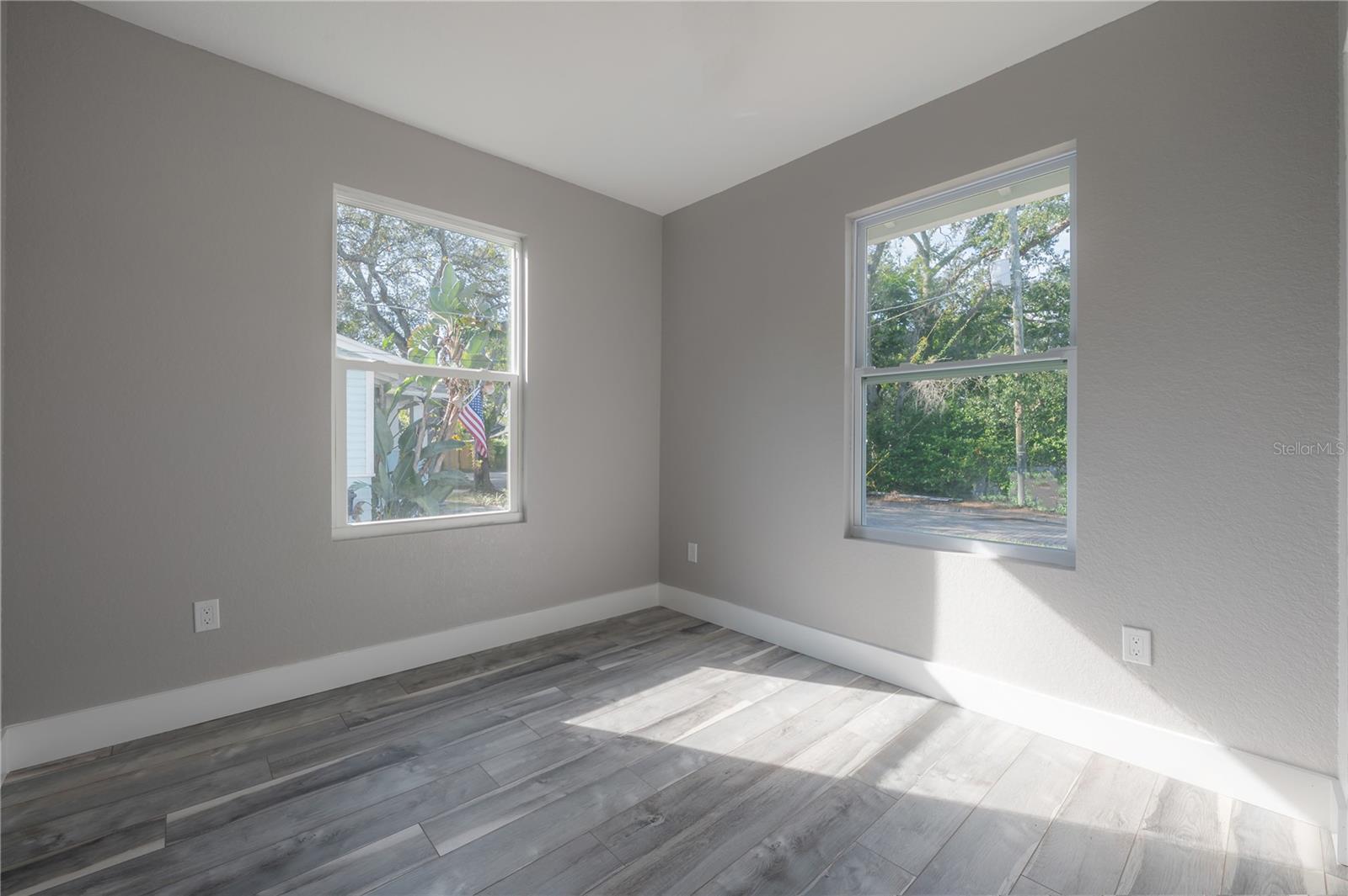 6505 N WELLINGTON AVE