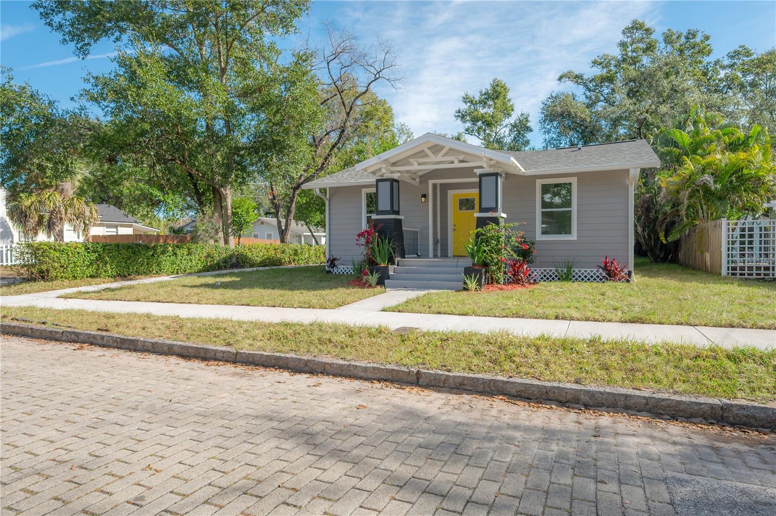 6505 N WELLINGTON AVE