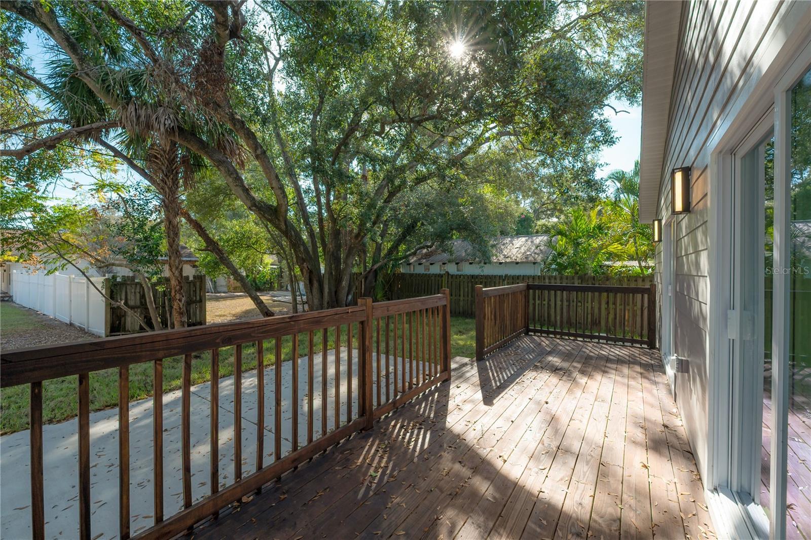 6505 N WELLINGTON AVE