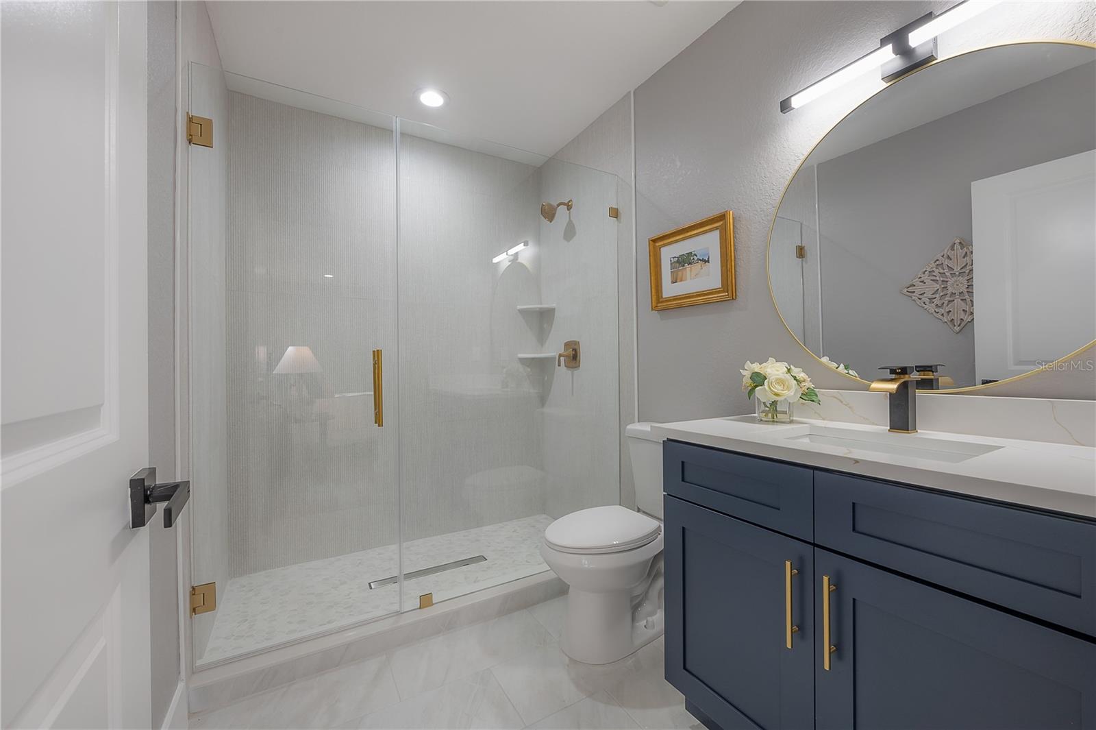 6505 N WELLINGTON AVE