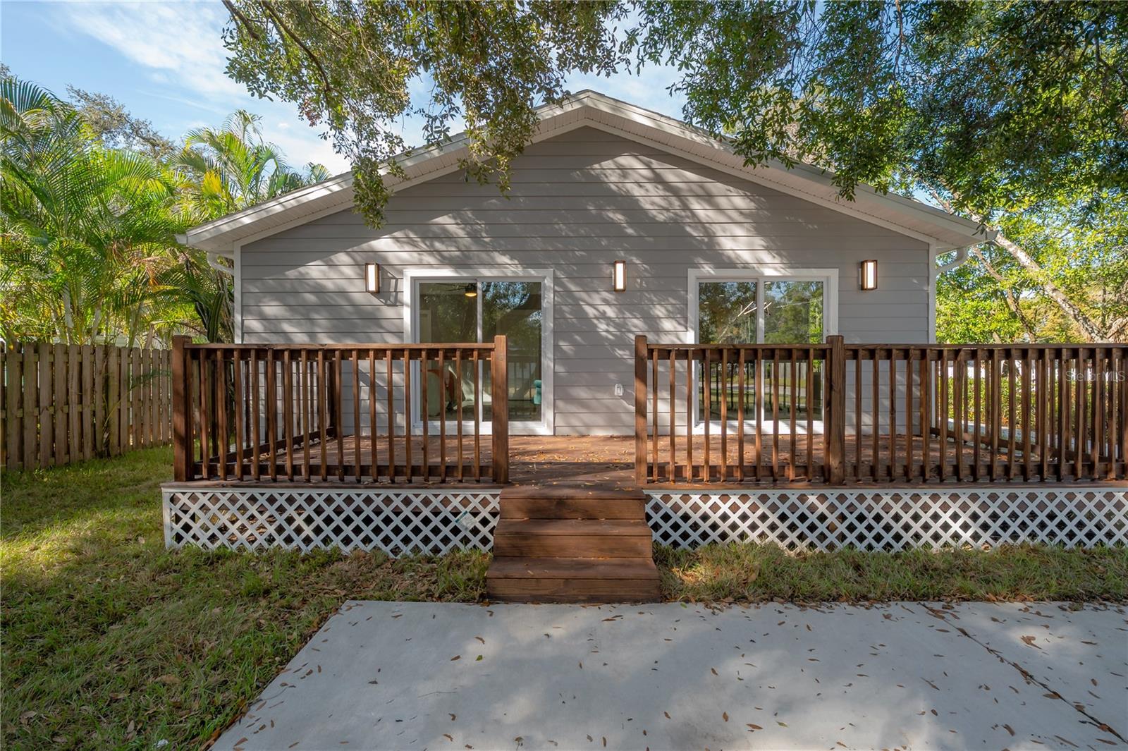 6505 N WELLINGTON AVE