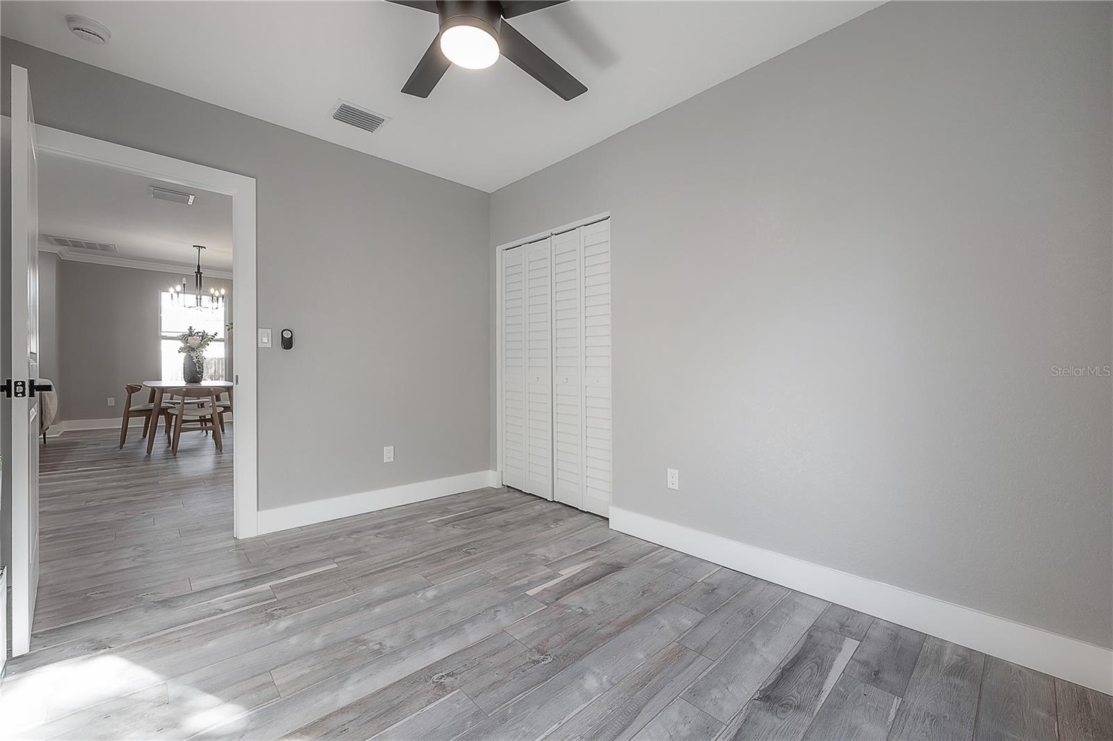 6505 N WELLINGTON AVE