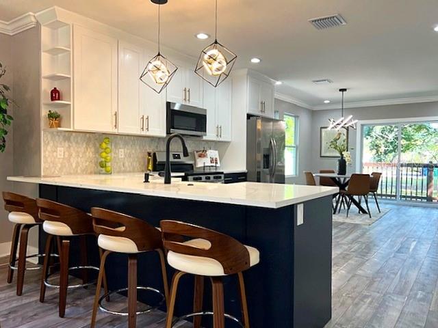 6505 N WELLINGTON AVE