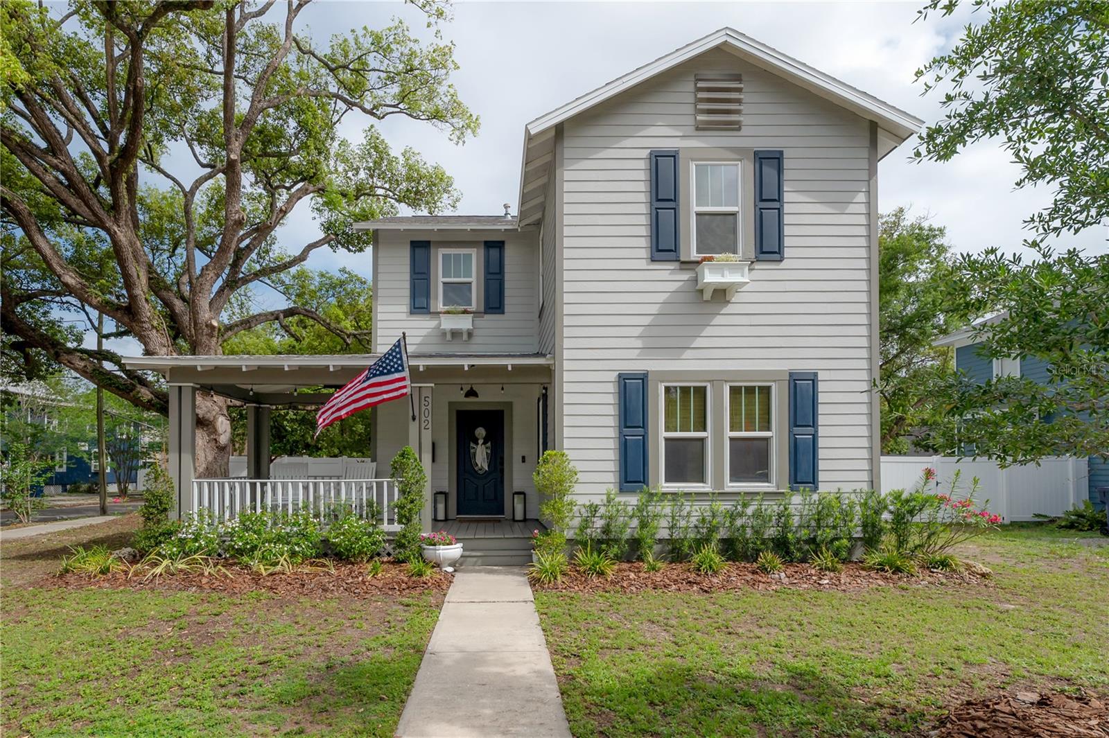 502 E AMELIA AVE