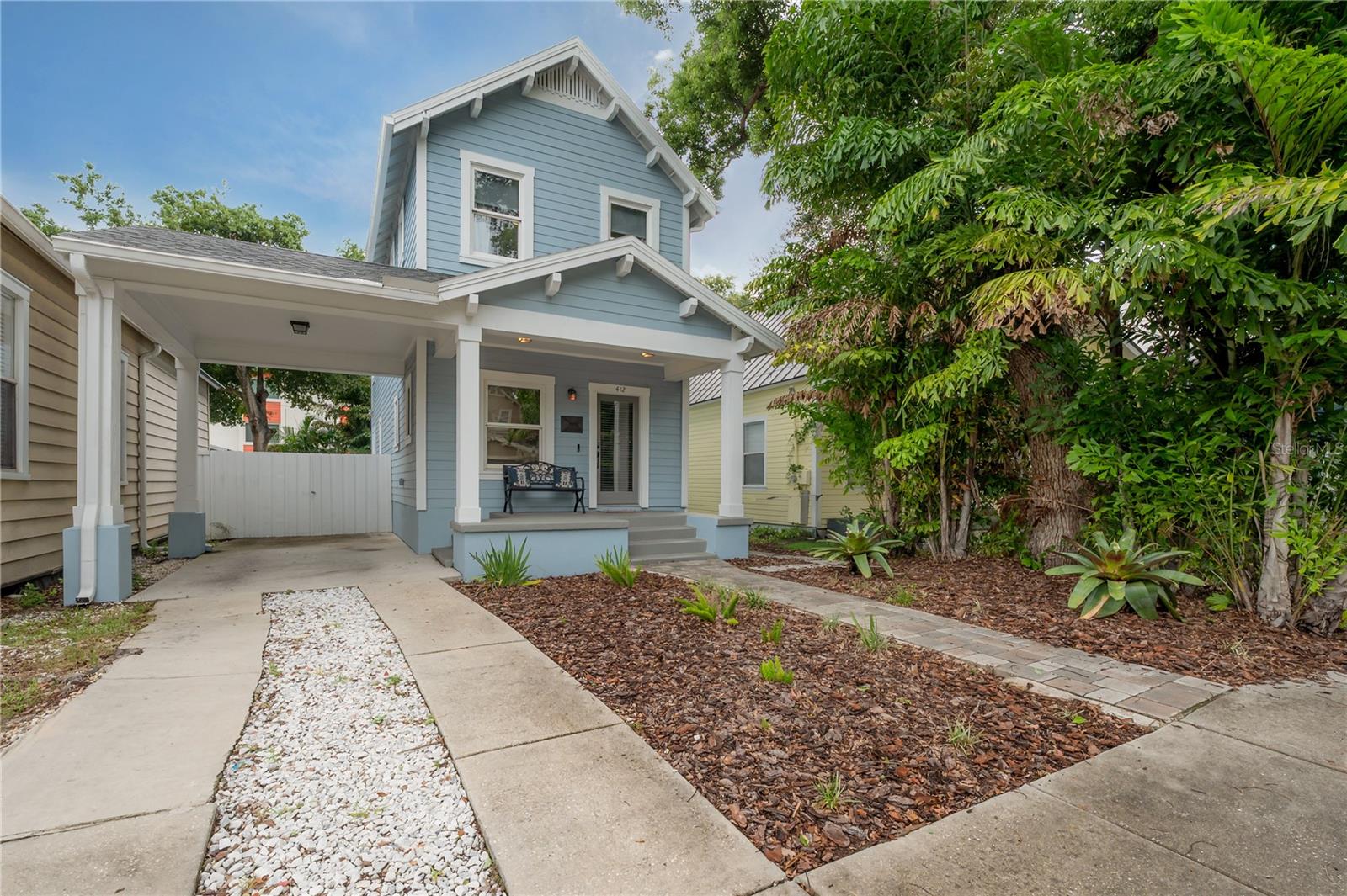 412 E AMELIA AVE