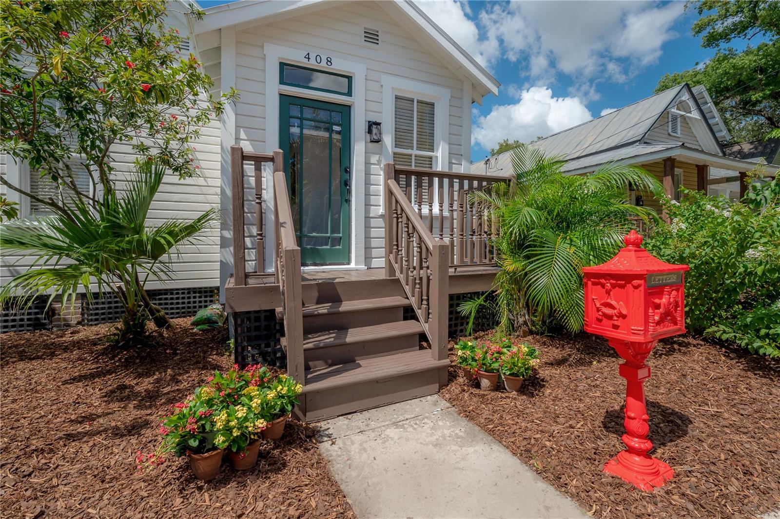 408 E AMELIA AVE