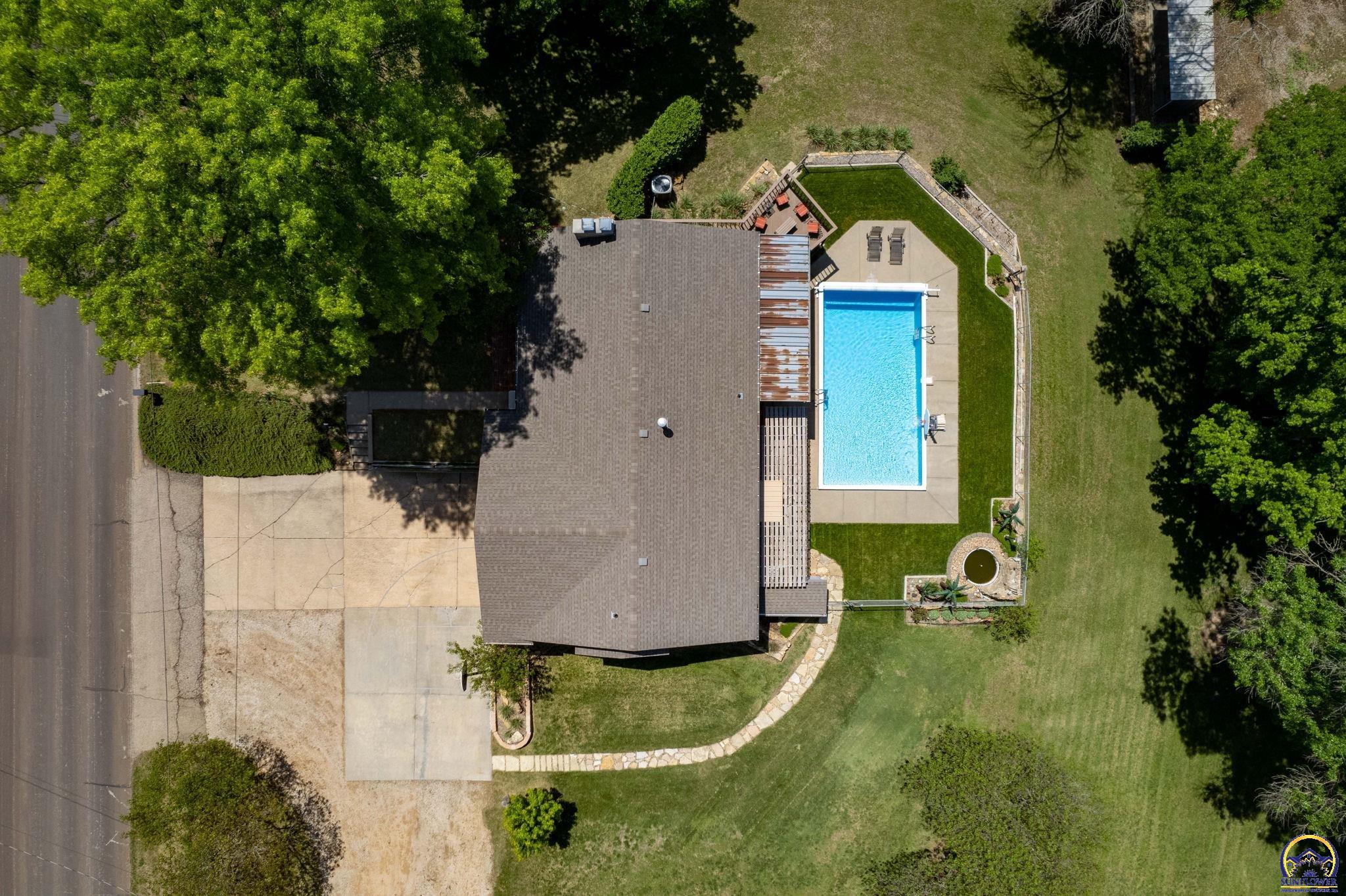 4737 NE Indian Creek RD
