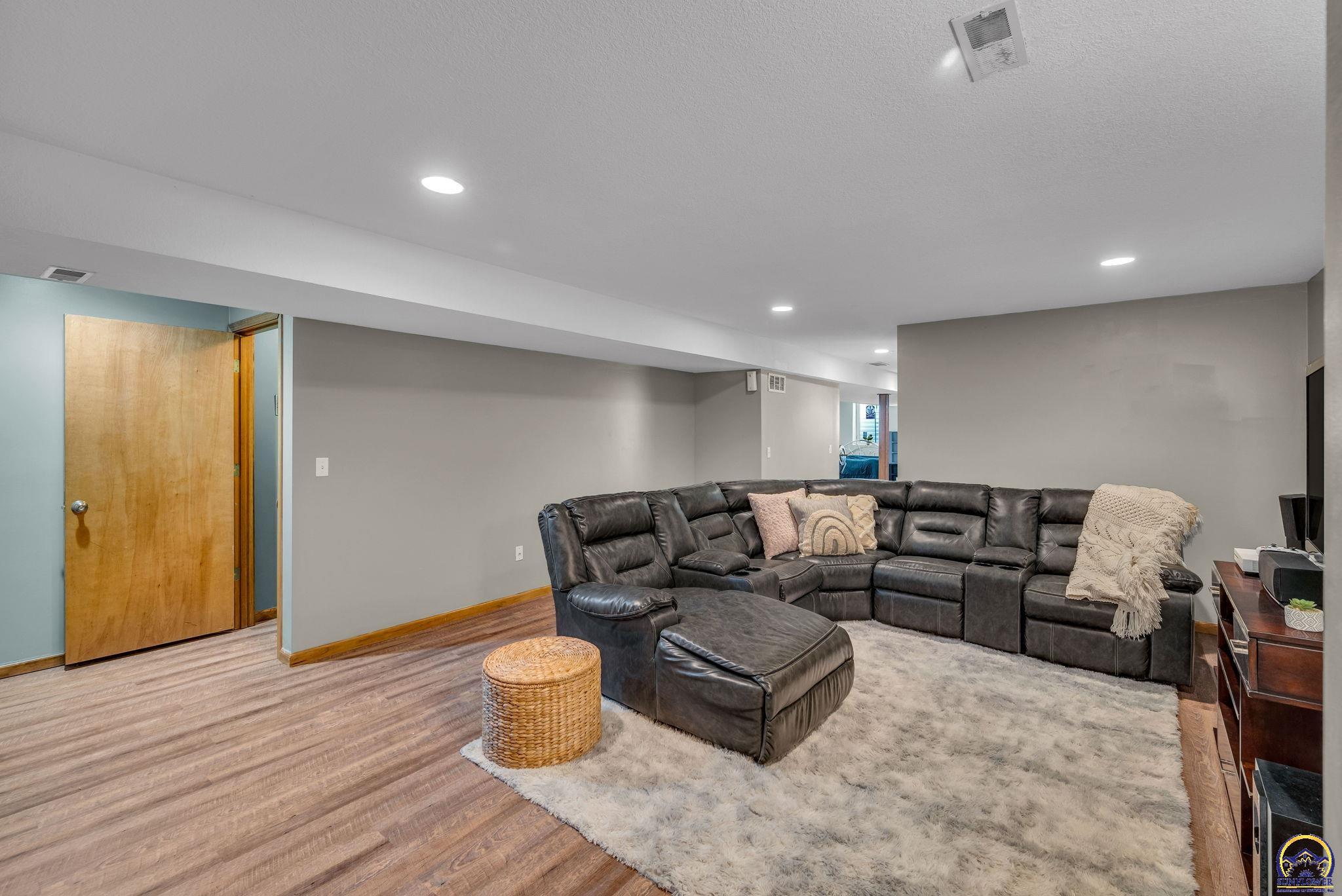 4037 NW Fielding TER