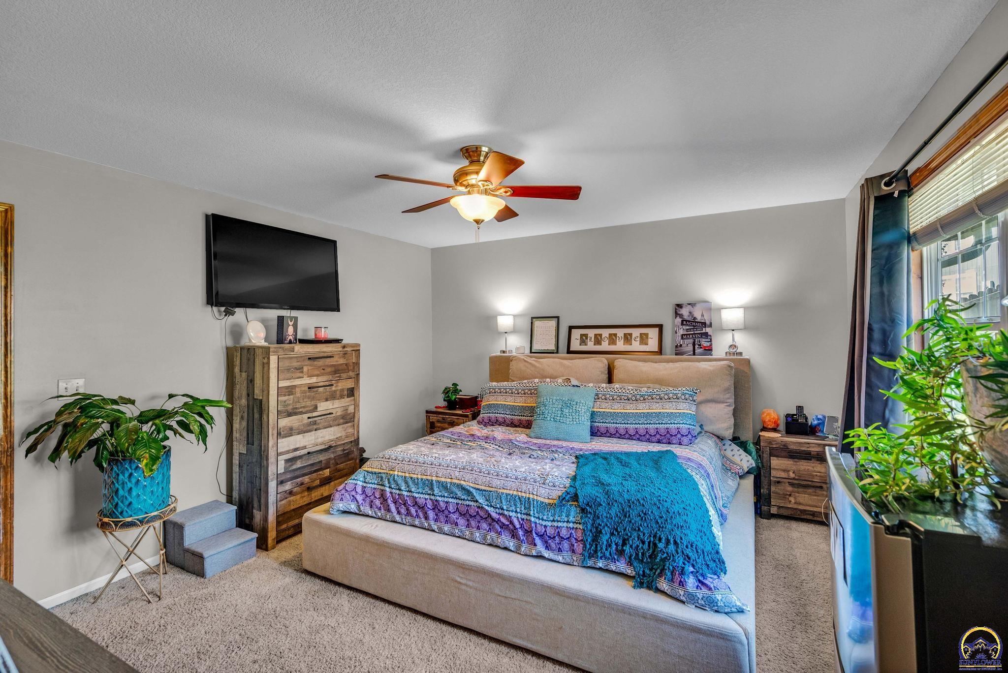 4037 NW Fielding TER