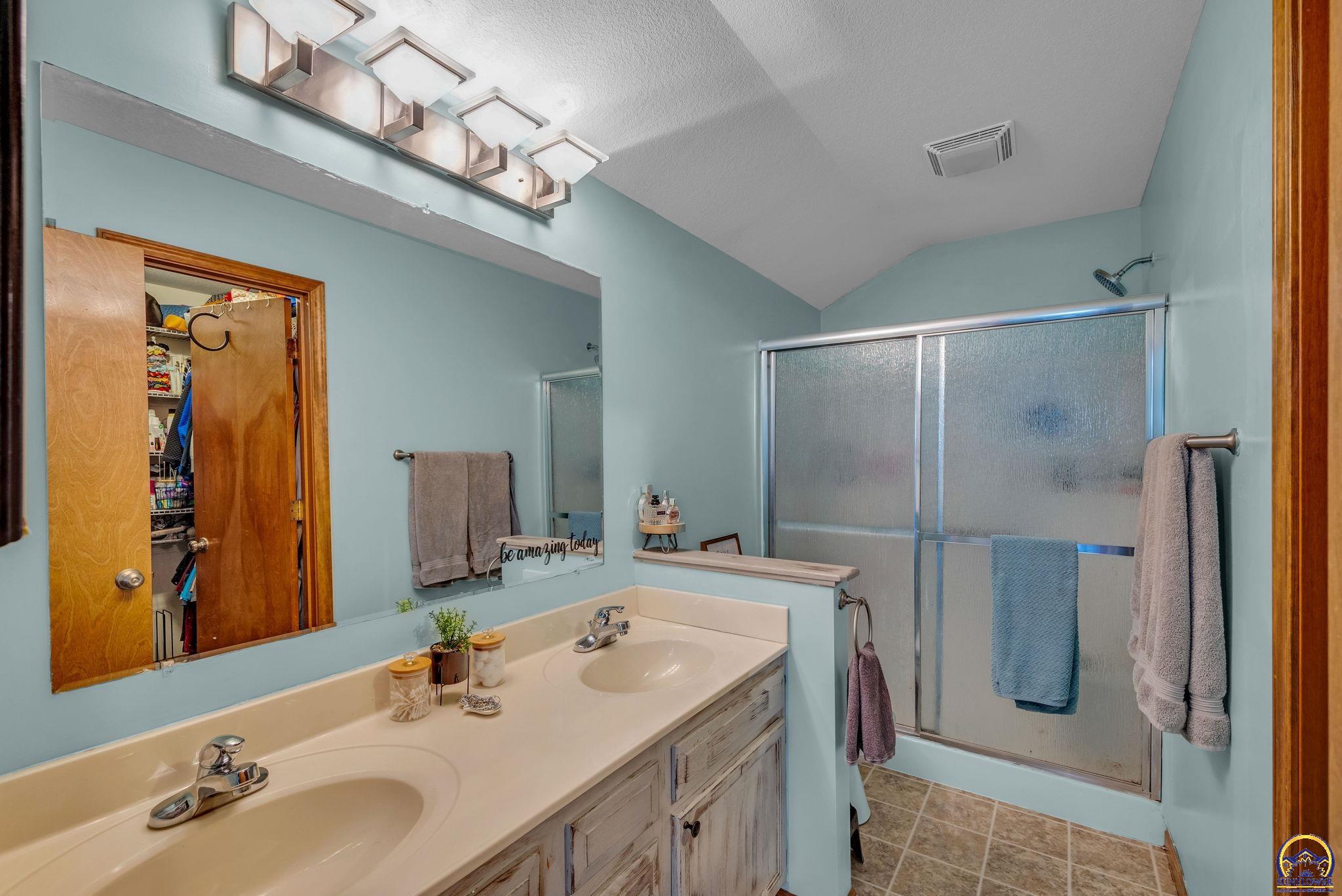 4037 NW Fielding TER