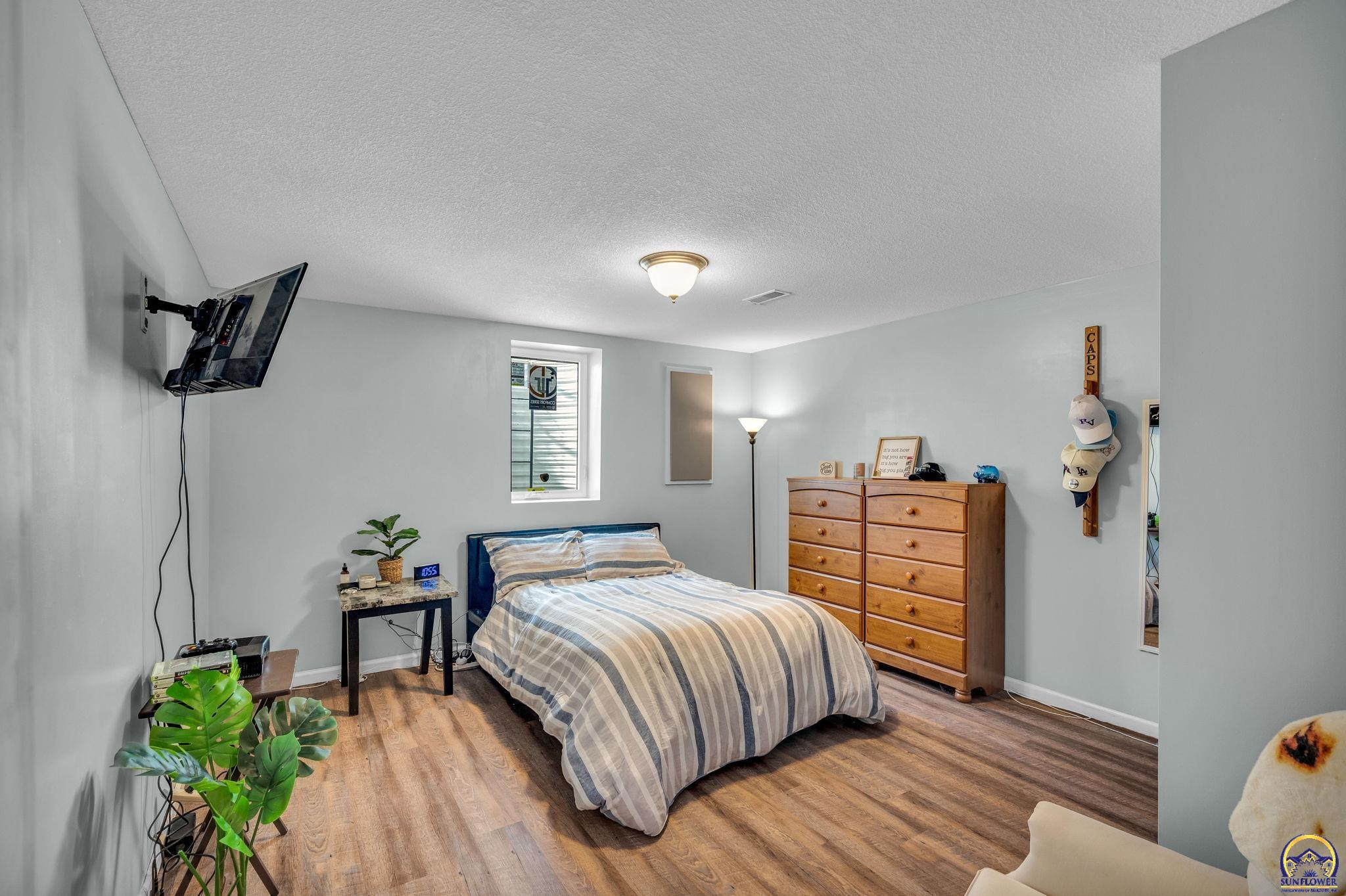 4037 NW Fielding TER