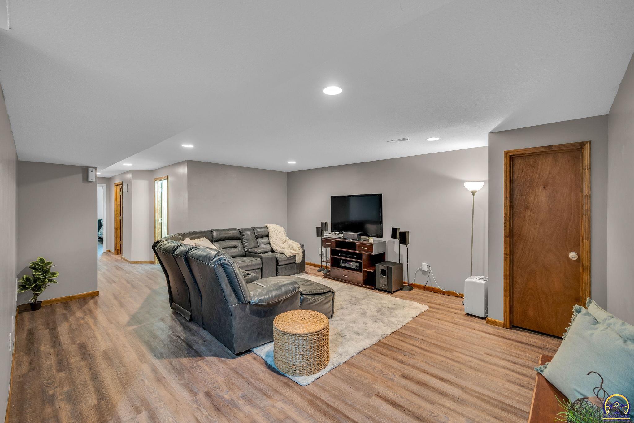 4037 NW Fielding TER