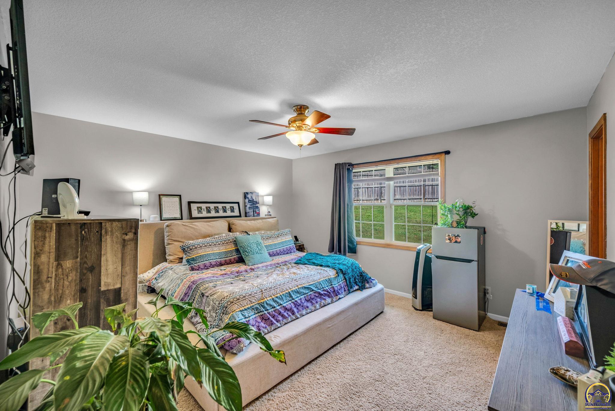 4037 NW Fielding TER