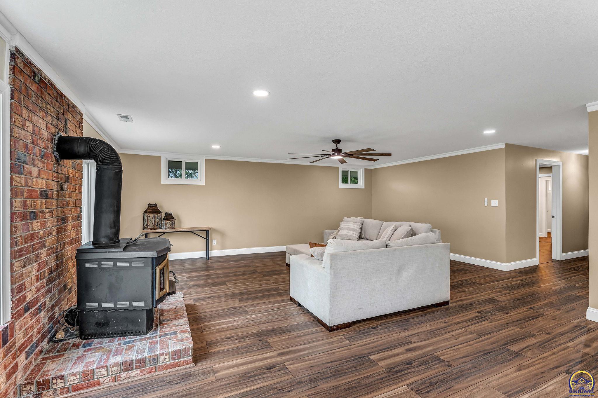 5604 Clark RD
