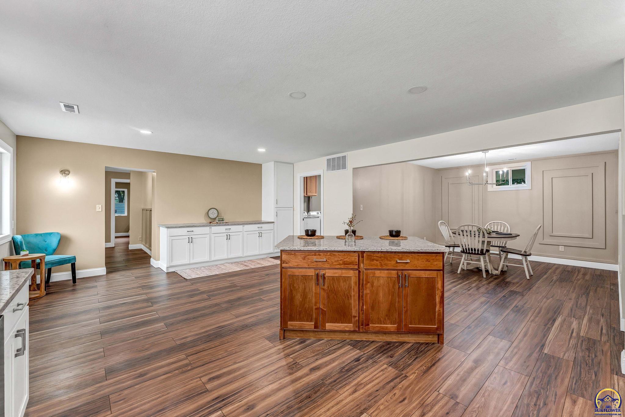 5604 Clark RD