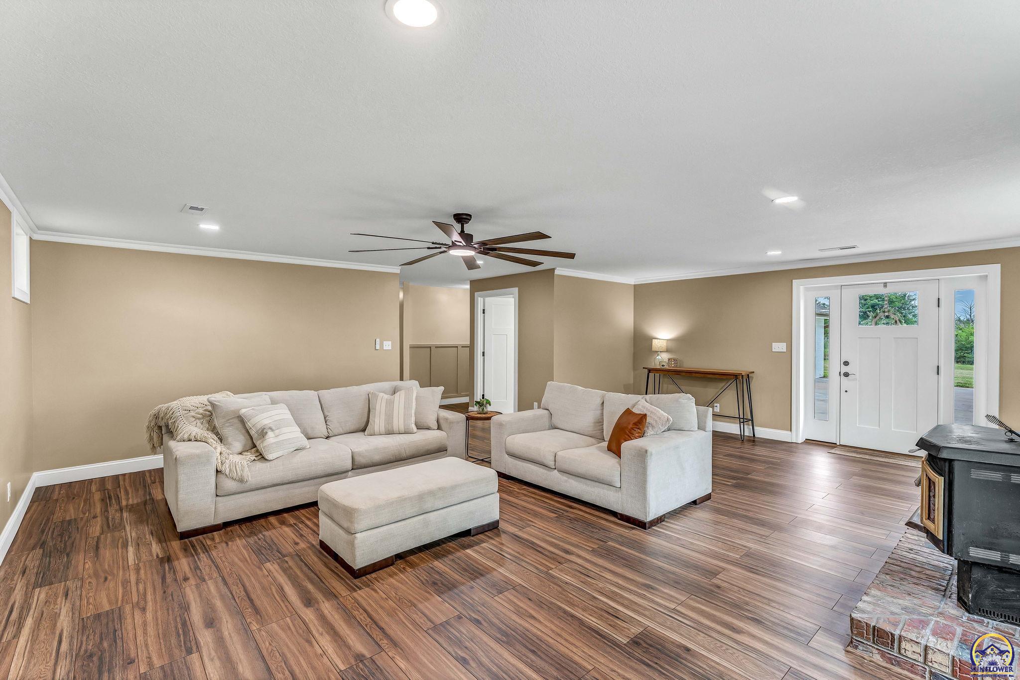5604 Clark RD