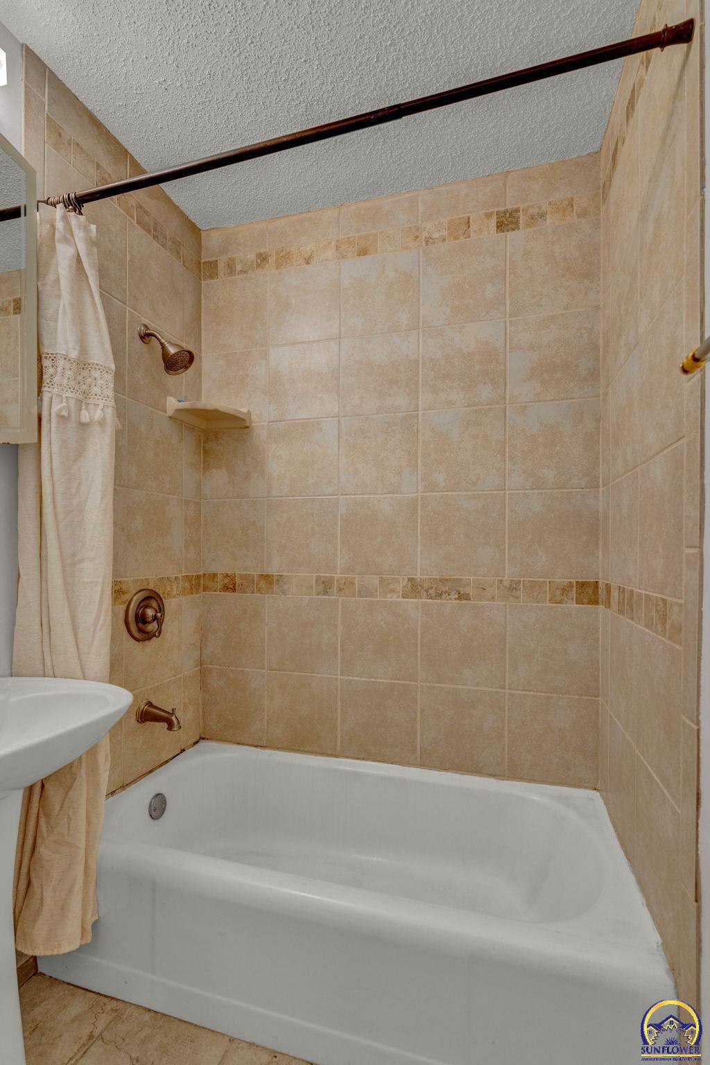 2120 SW Morningside RD