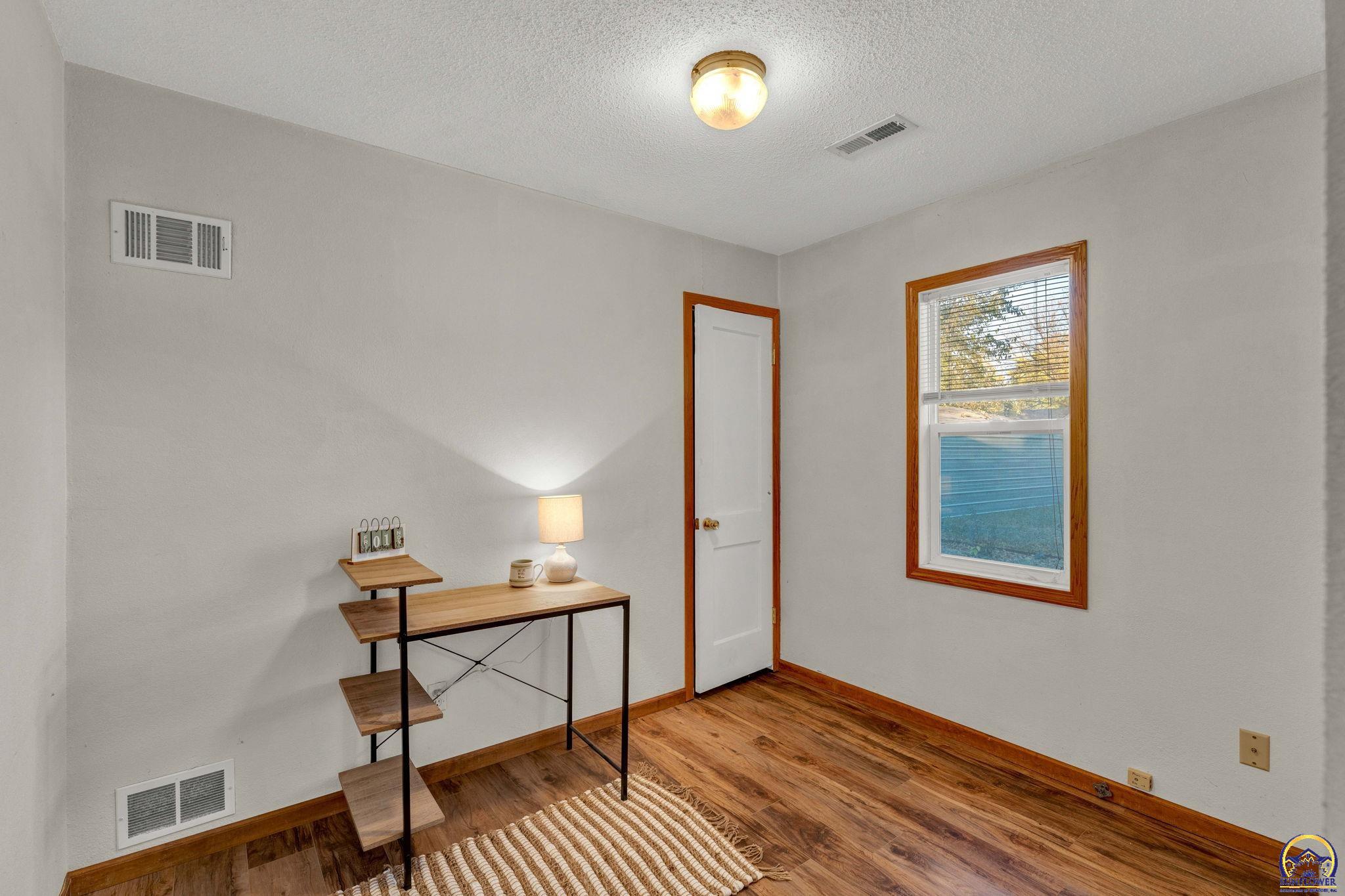 2120 SW Morningside RD